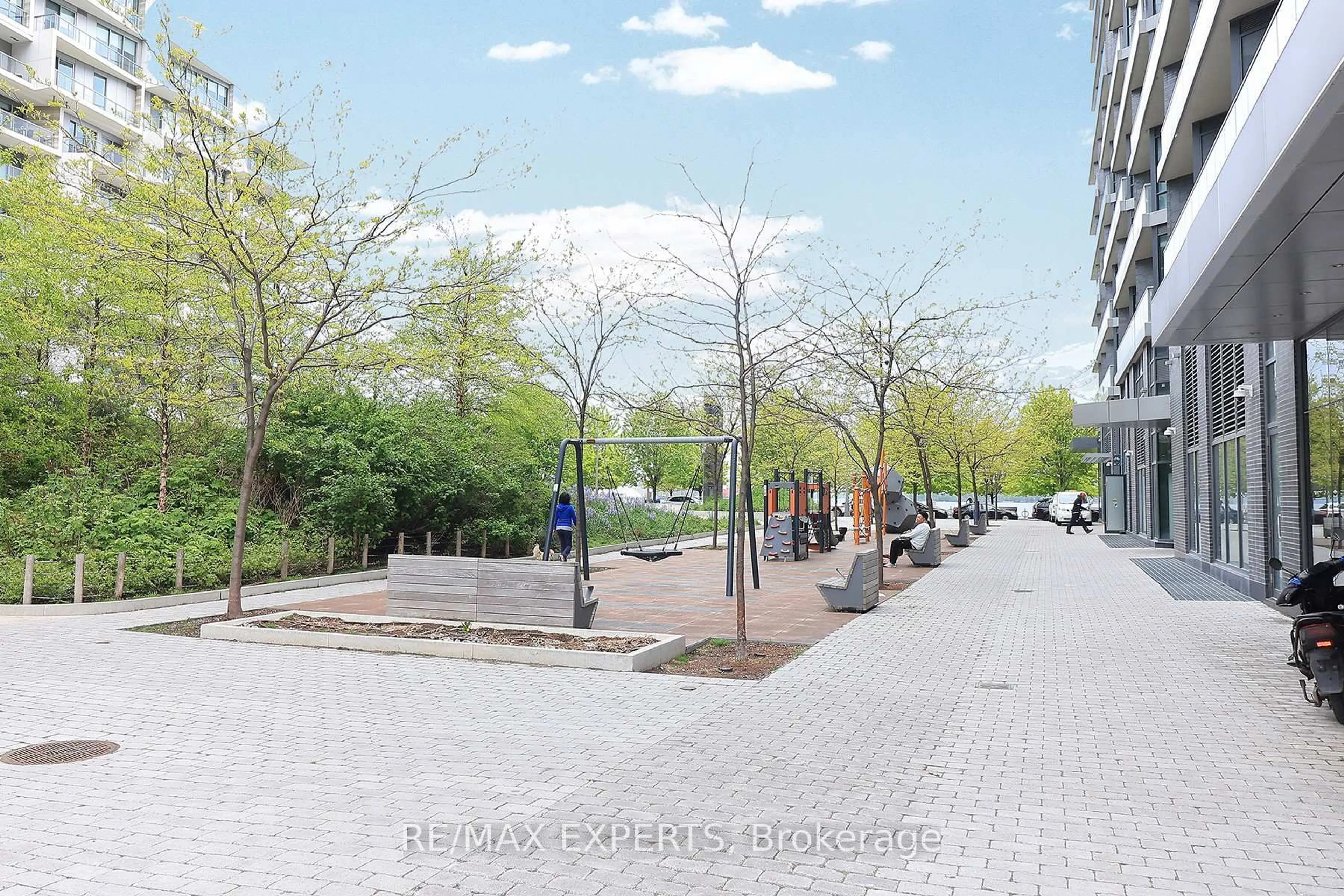Patio, street for 1 Edgewater Dr #GPH 29, Toronto Ontario M5A 0L1