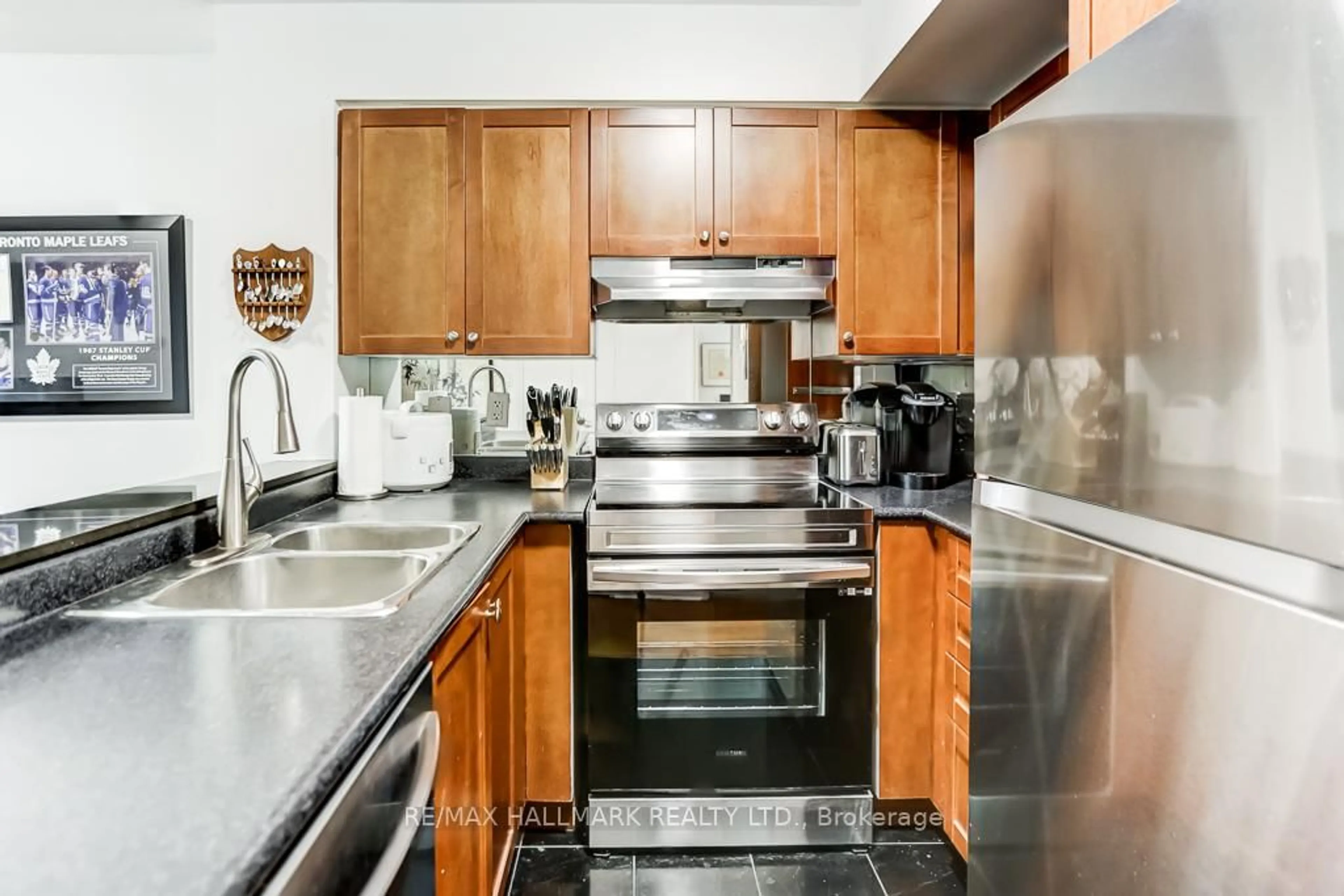 Standard kitchen, unknown for 230 King St #911, Toronto Ontario M5A 1K5