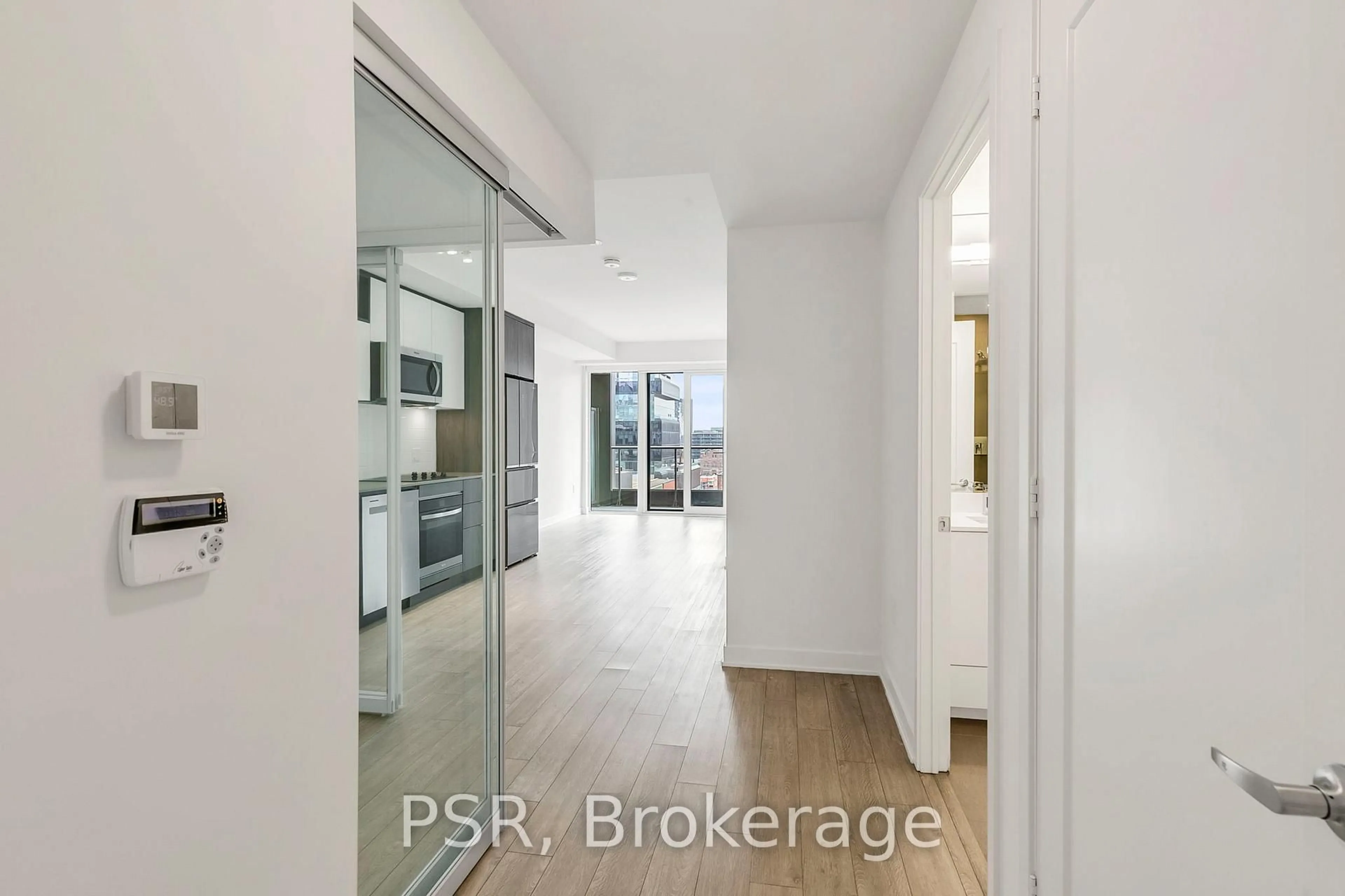 Indoor entryway for 70 Princess St #703, Toronto Ontario M5A 0X6