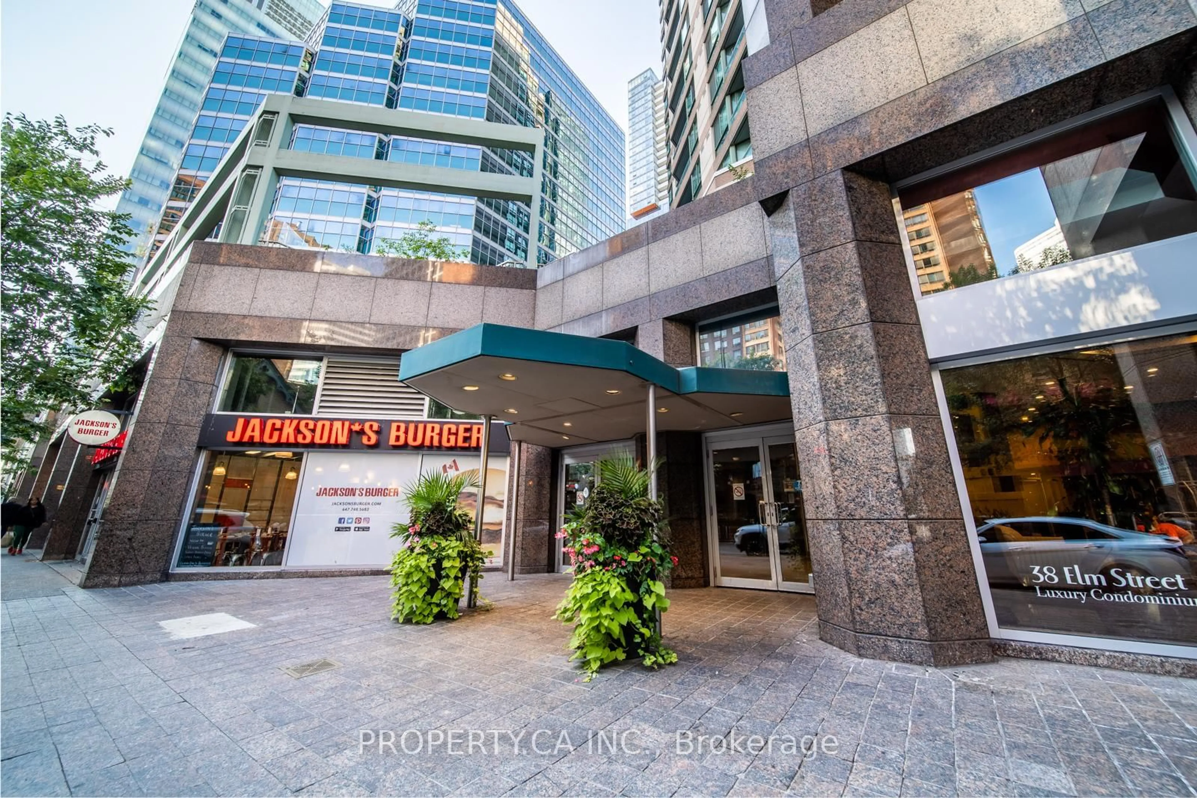 Indoor foyer for 38 Elm St #1410, Toronto Ontario M5G 2K5