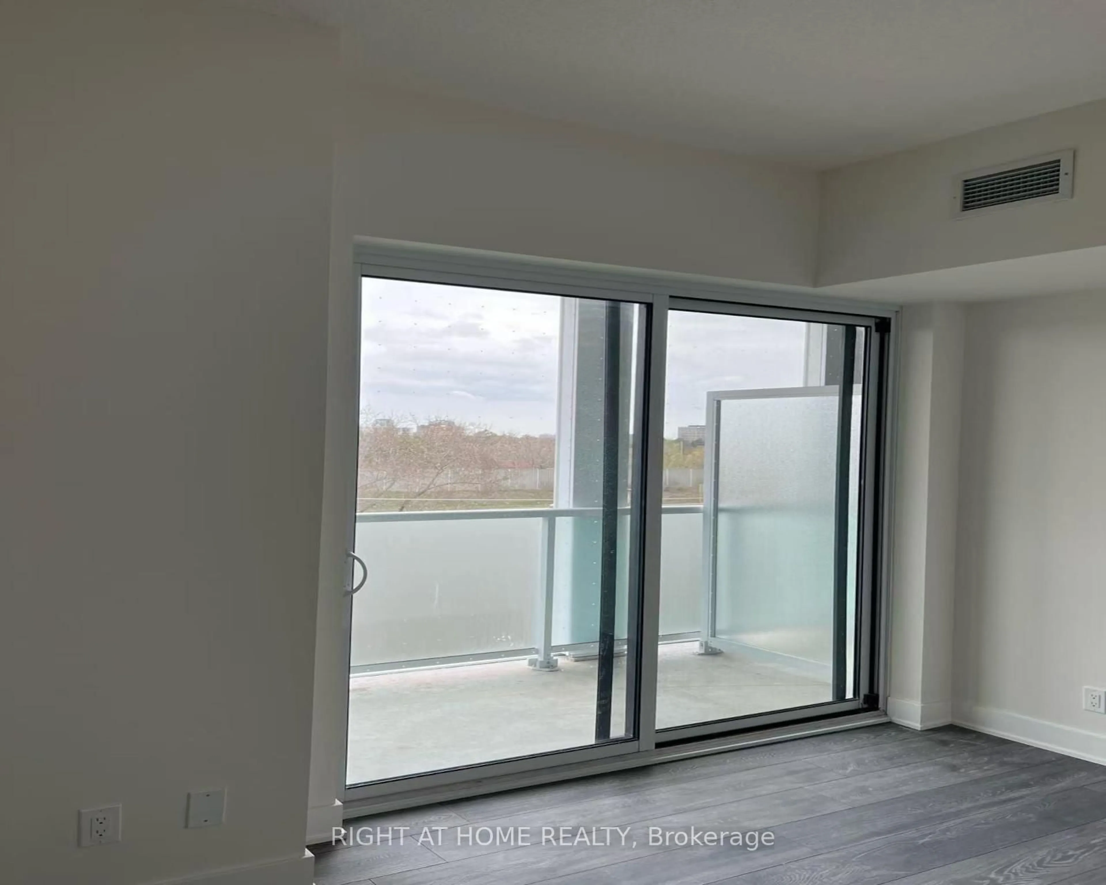 A pic of a room for 188 Fairview Mall Dr #515, Toronto Ontario M2J 0H7