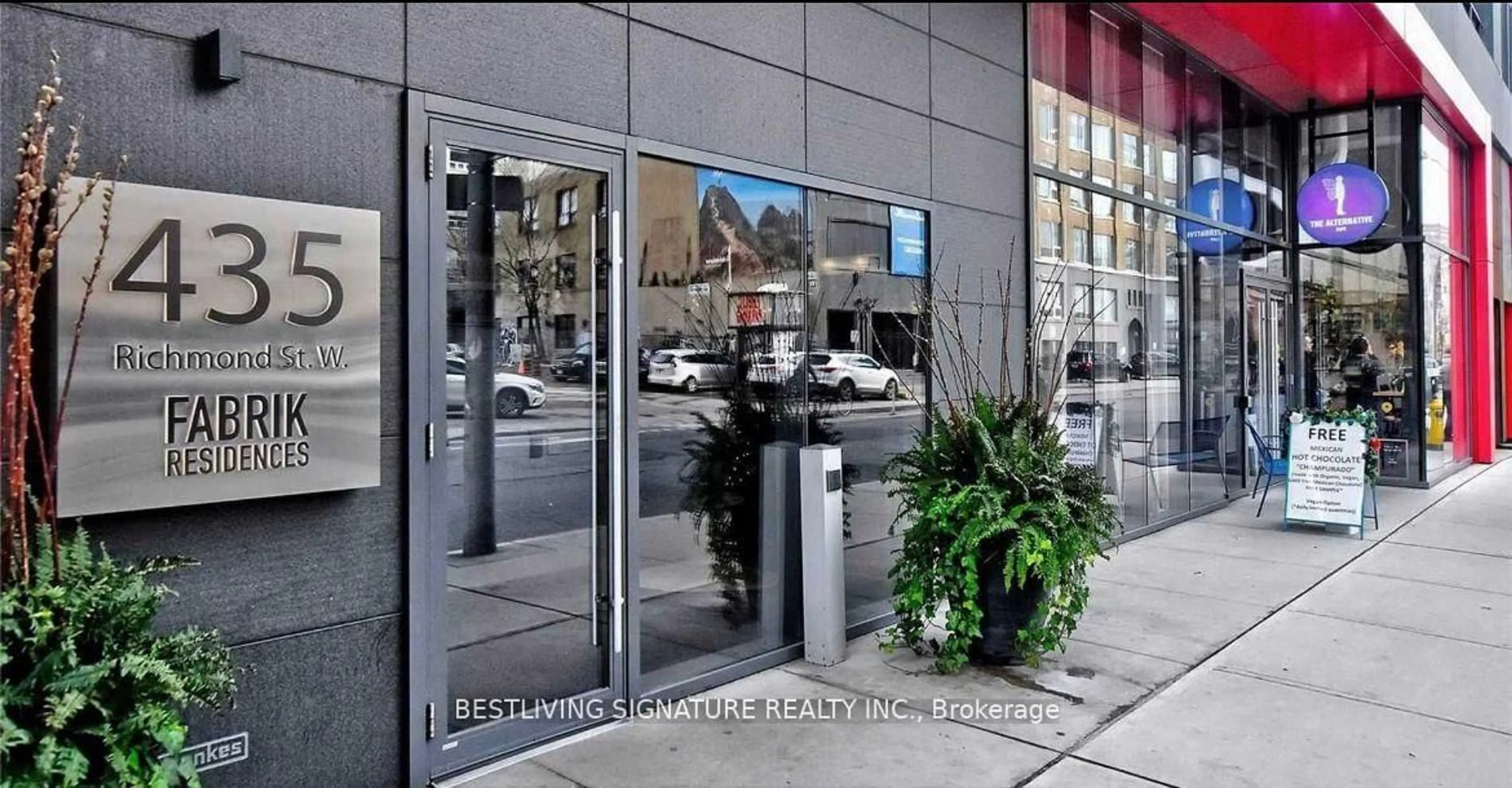 Indoor foyer for 435 Richmond St #1409, Toronto Ontario M5V 0N3