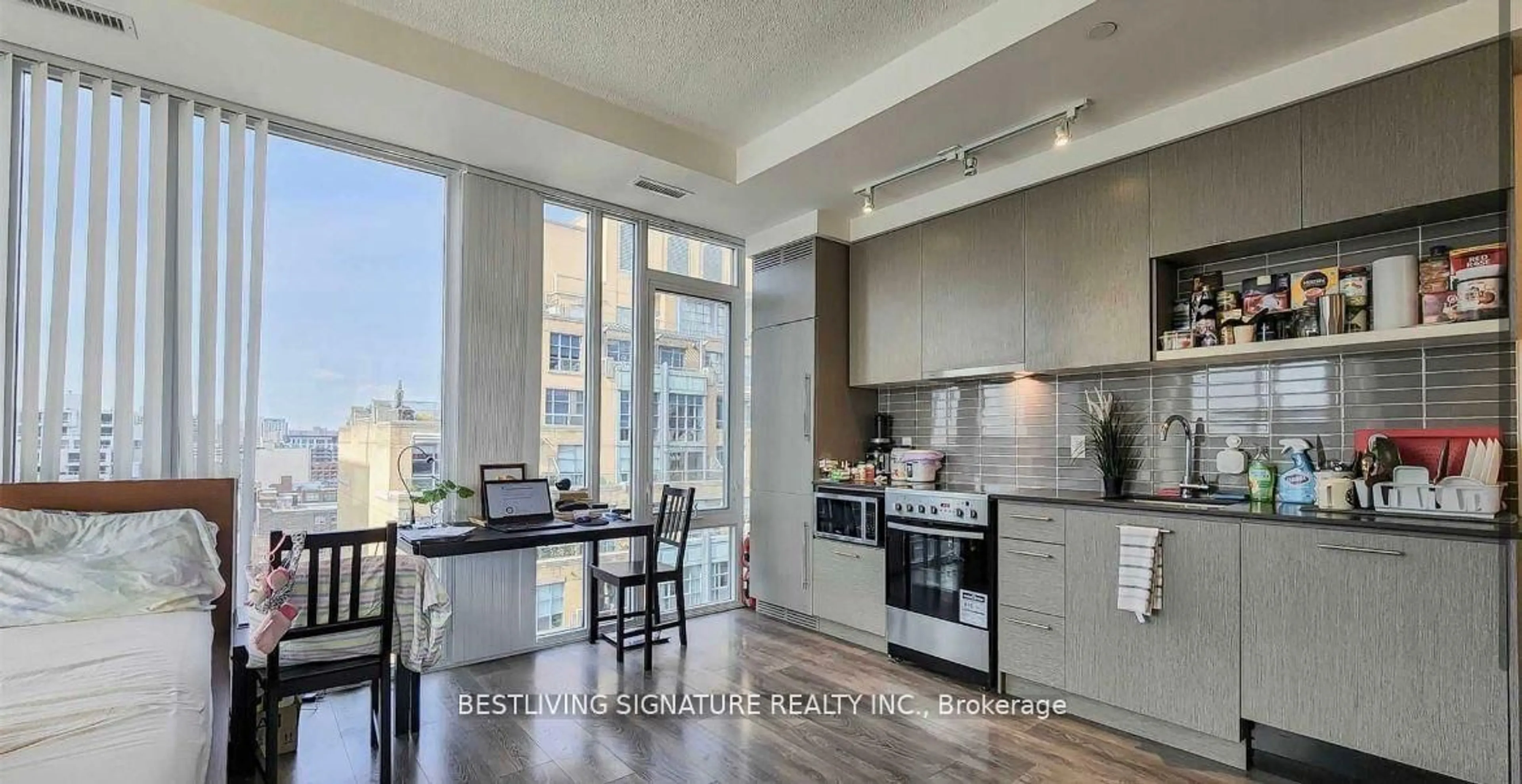 Open concept kitchen, unknown for 435 Richmond St #1409, Toronto Ontario M5V 0N3
