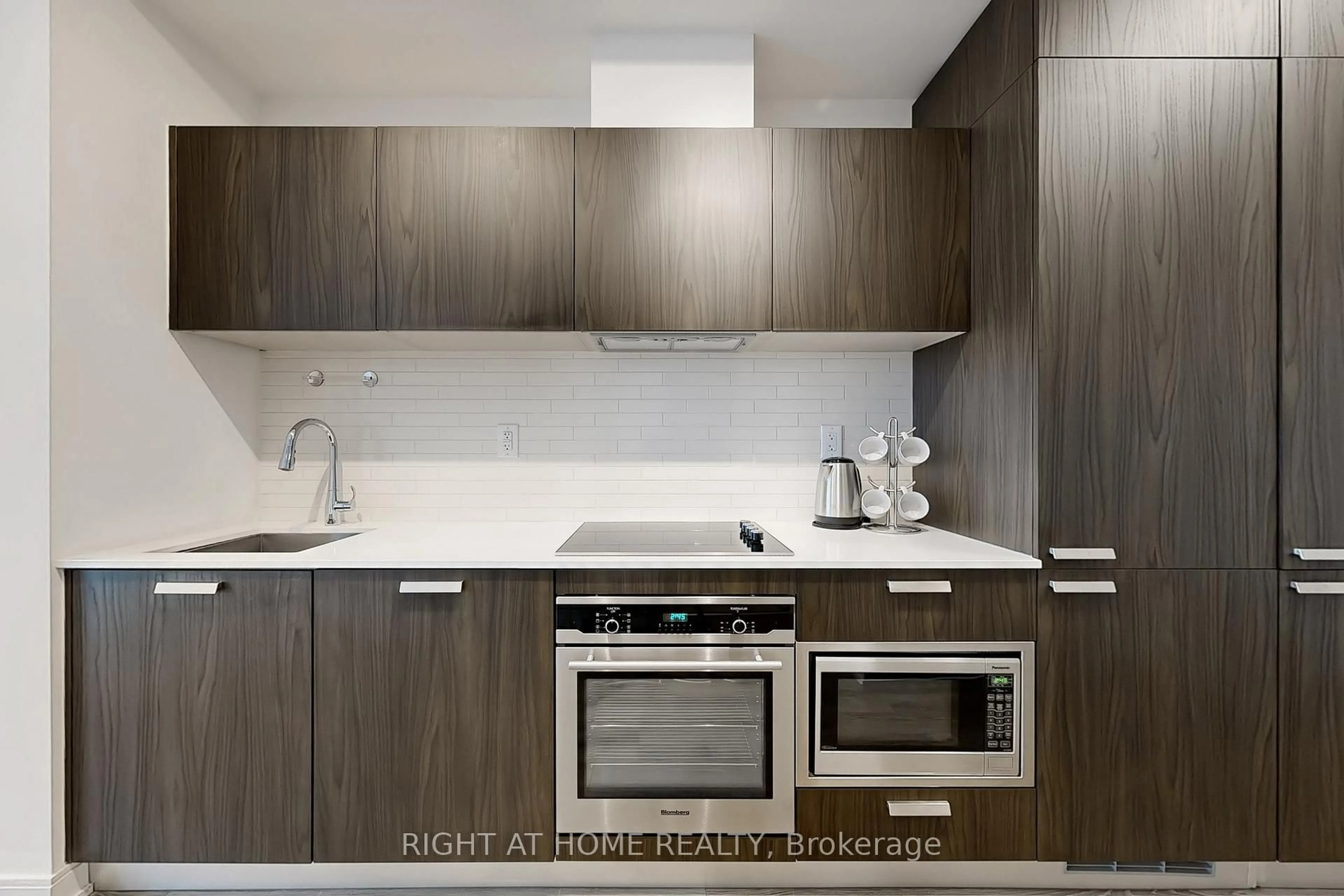 Standard kitchen, unknown for 50 Charles St #3906, Toronto Ontario M4Y 0C3