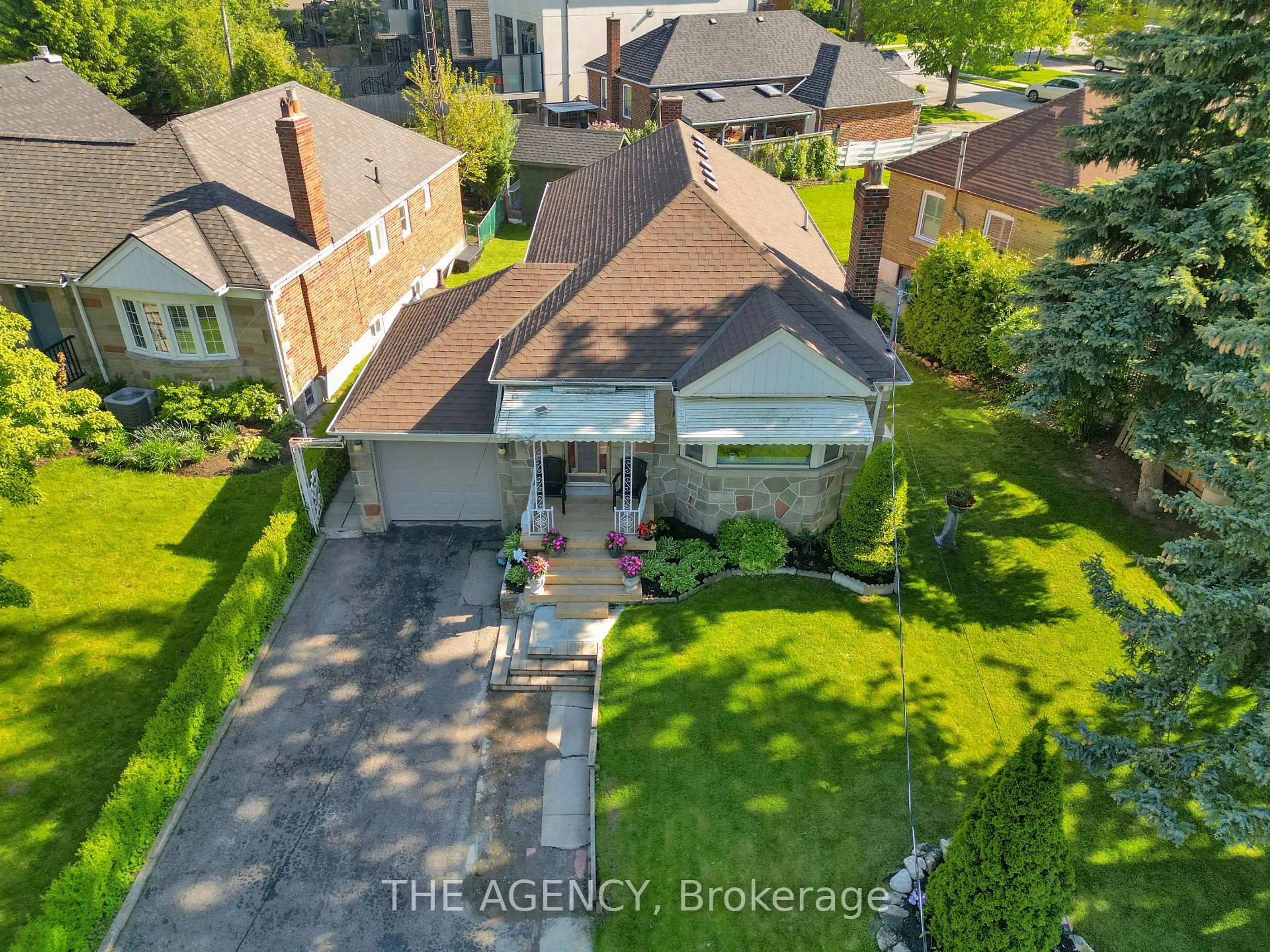 A pic from outside/outdoor area/front of a property/back of a property/a pic from drone, street for 229 Ridley Blvd, Toronto Ontario M5M 3M5