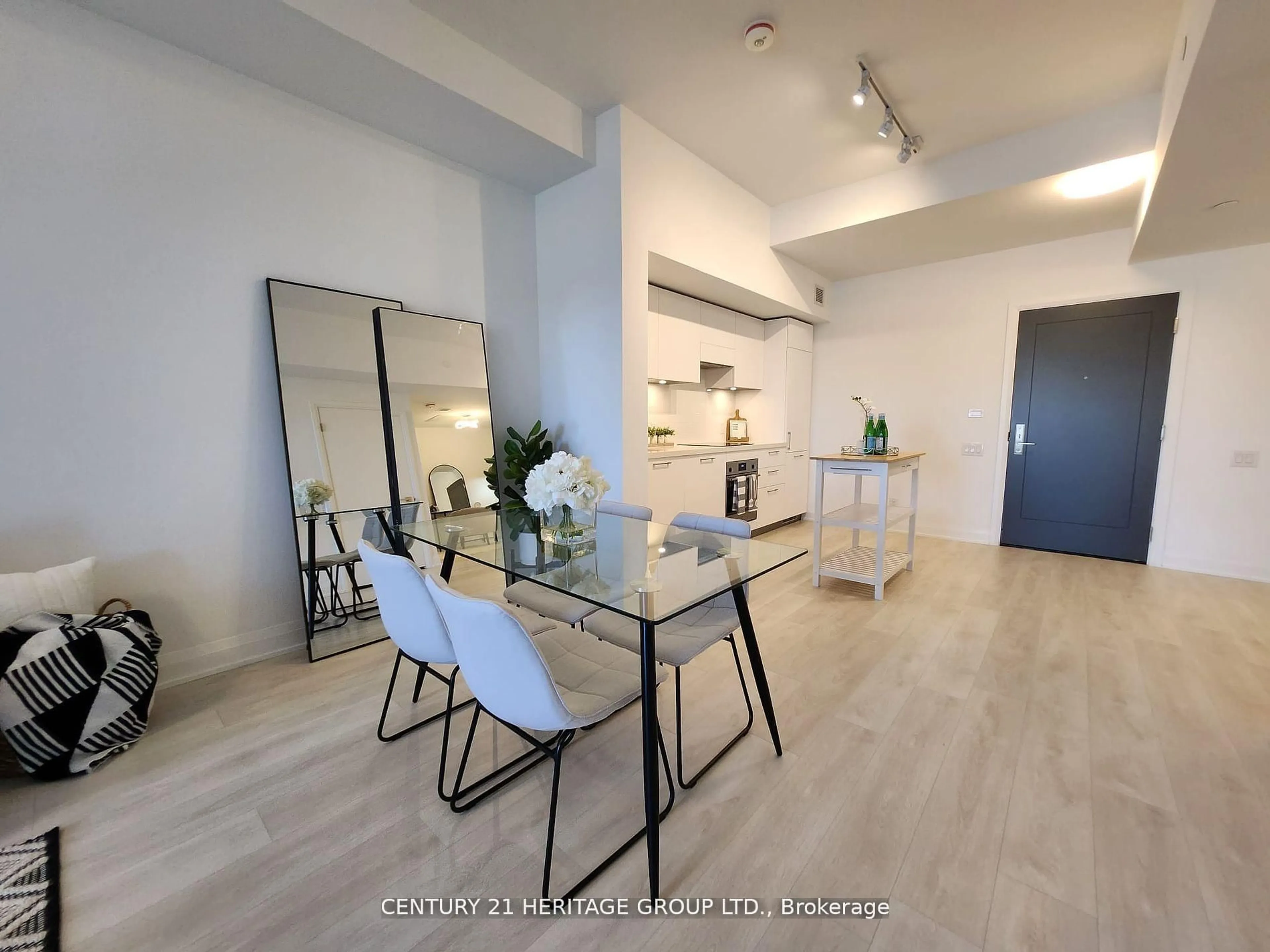 Unknown for 33 Frederick Todd Way #614, Toronto Ontario M4G 0C9