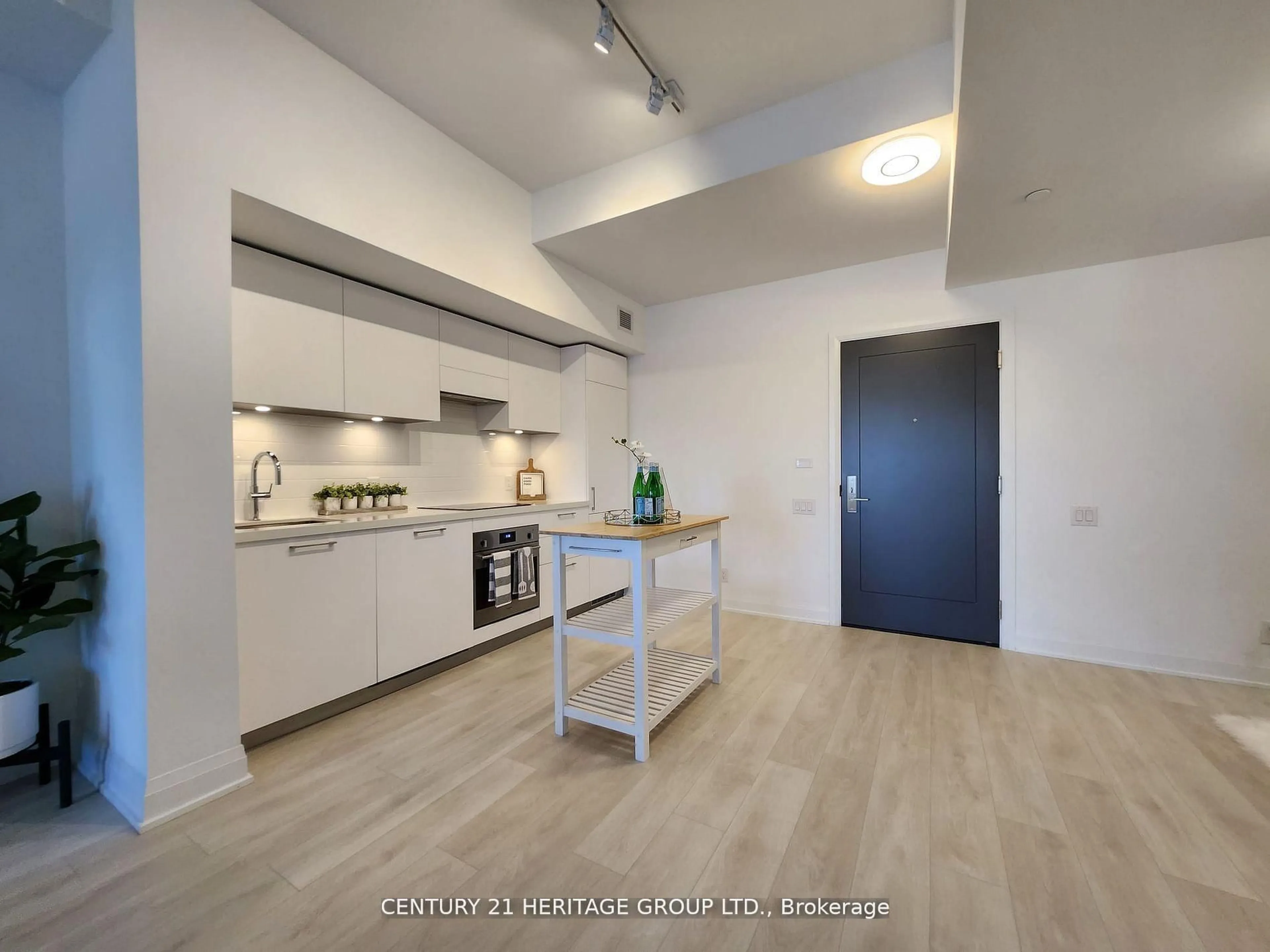 Unknown for 33 Frederick Todd Way #614, Toronto Ontario M4G 0C9