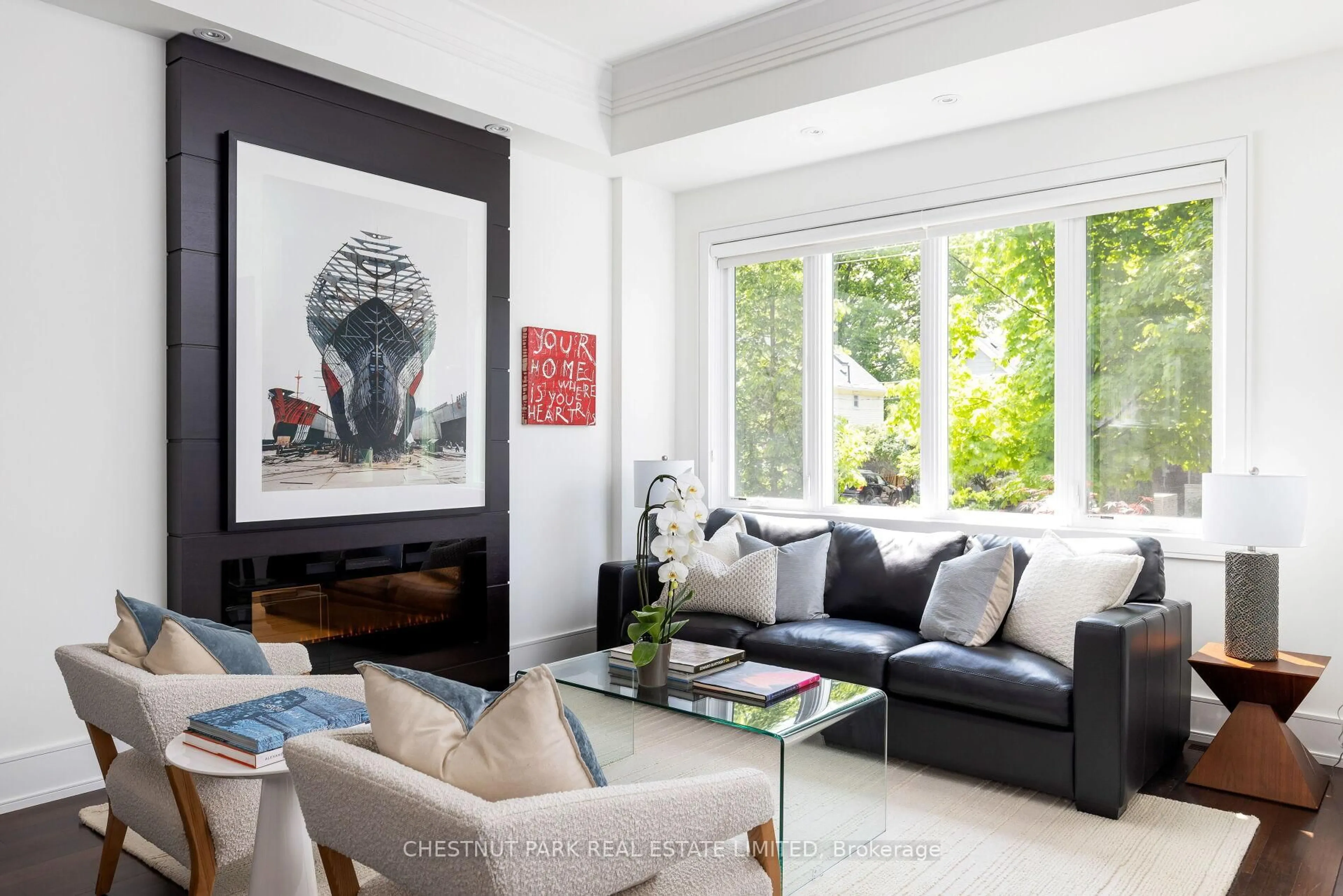 Living room with furniture, unknown for 426 Balliol St, Toronto Ontario M4S 1E2