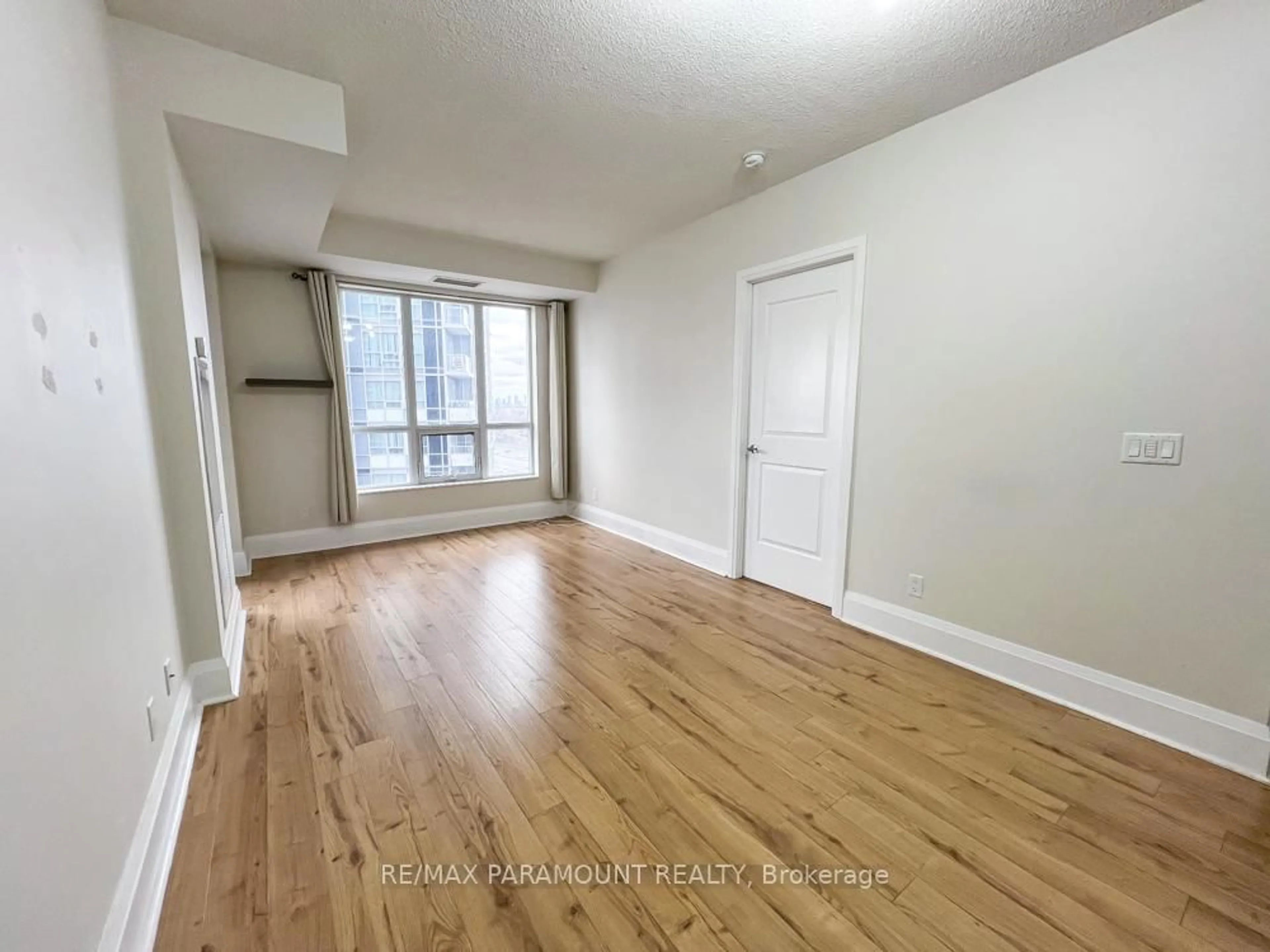 A pic of a room for 100 Harrison Garden Blvd #820, Toronto Ontario M2N 0C2