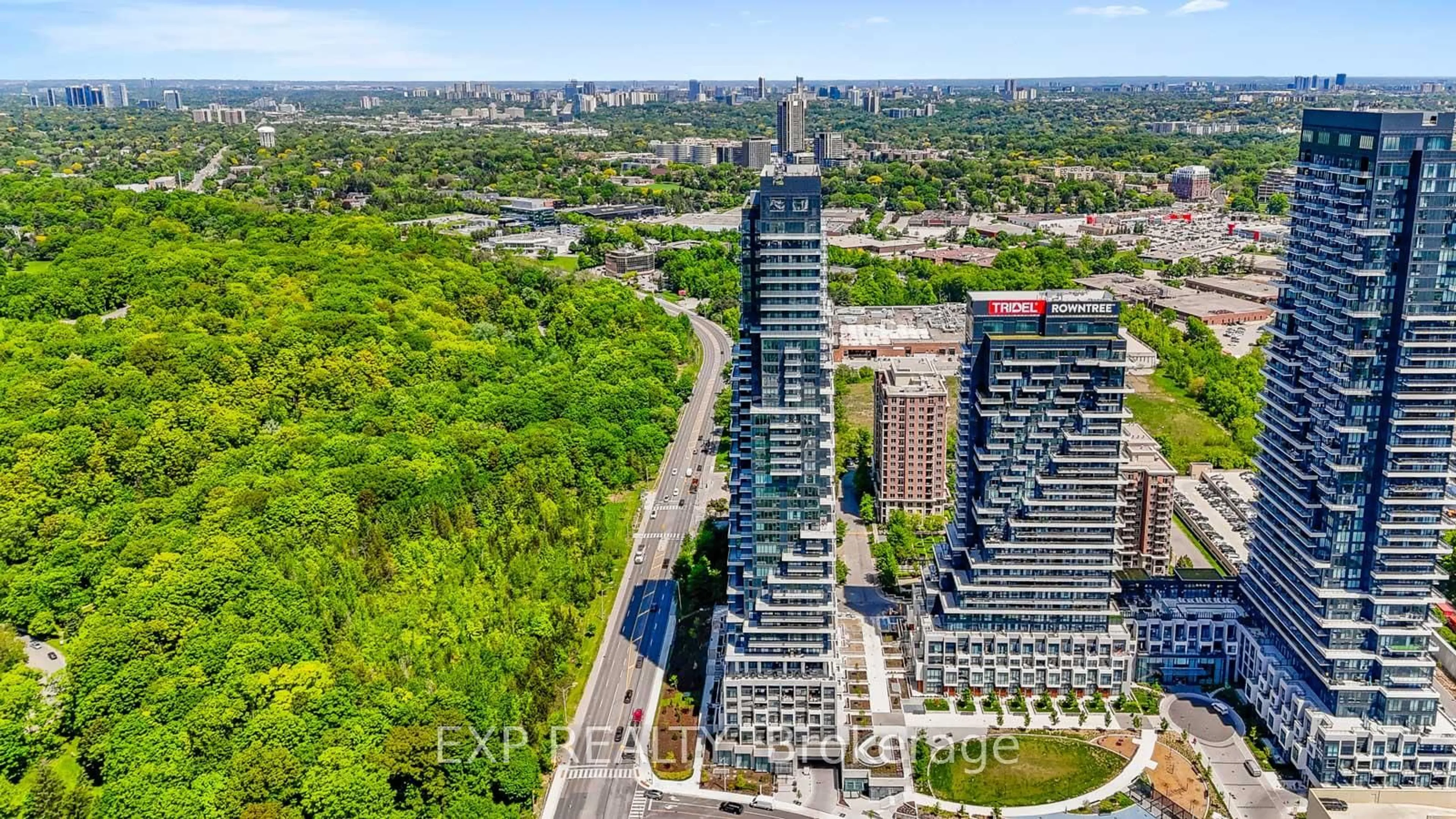A pic from outside/outdoor area/front of a property/back of a property/a pic from drone, unknown for 10 Inn On The Park Dr #2404, Toronto Ontario M3C 0P9