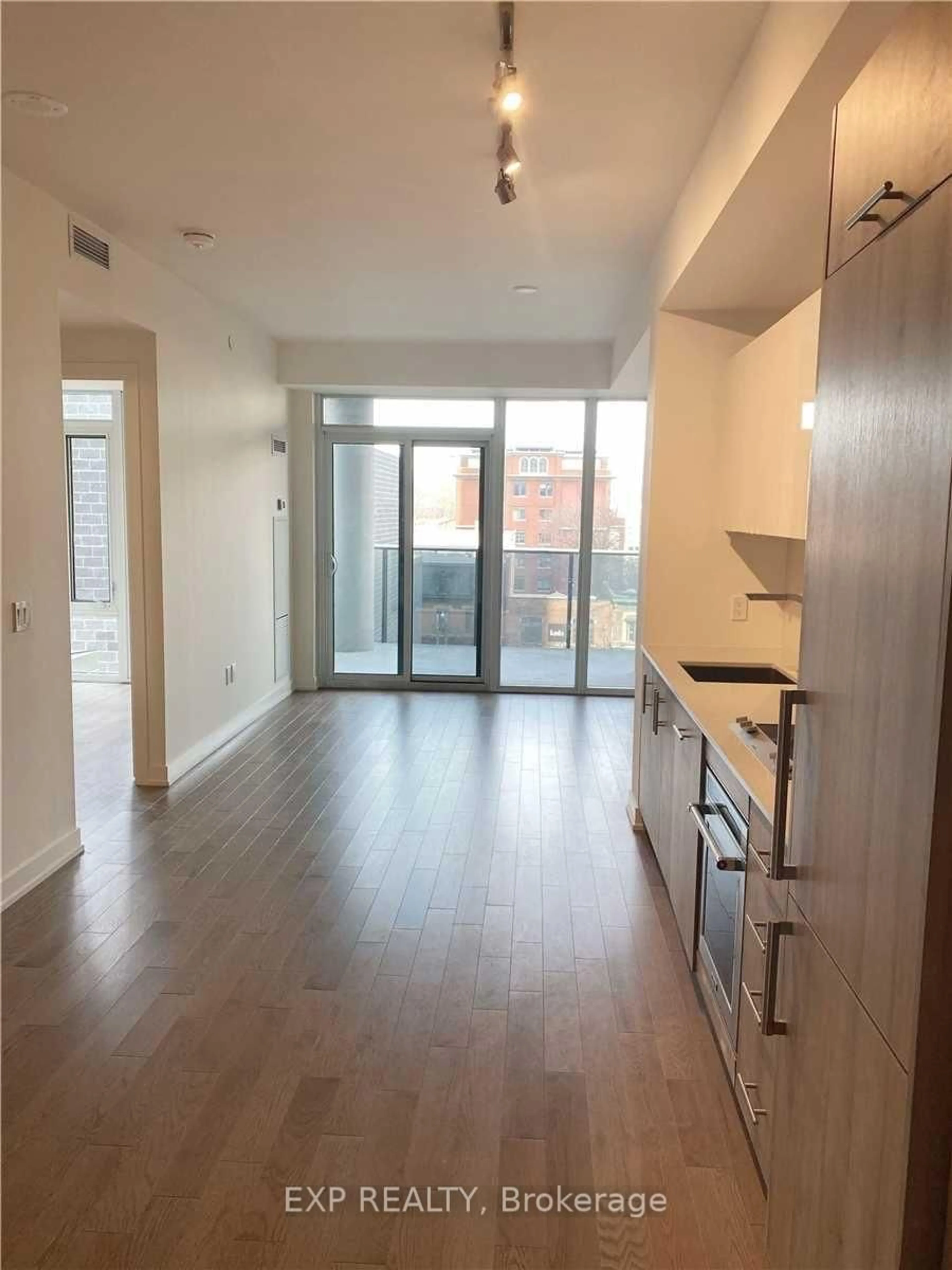 A pic of a room for 330 Richmond St #606, Toronto Ontario M5V 1X2
