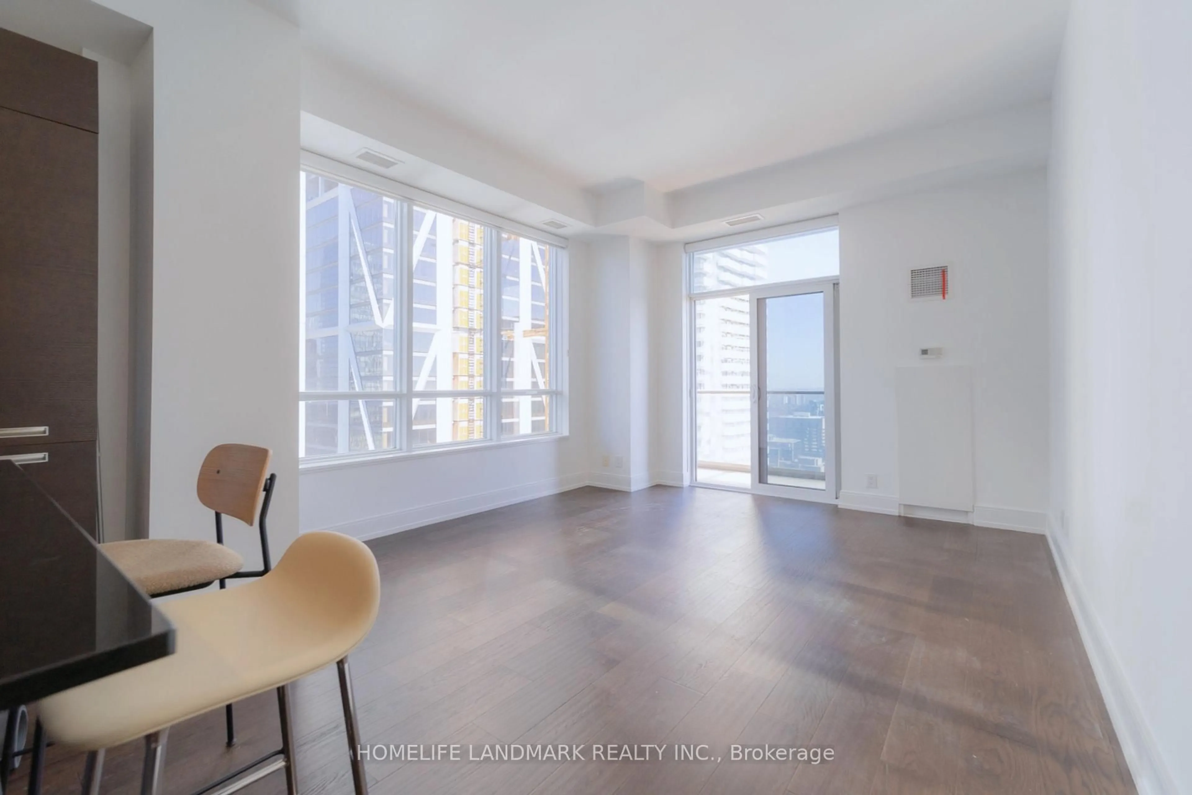 A pic of a room for 21 Balmuto St #3301, Toronto Ontario M4Y 1W4