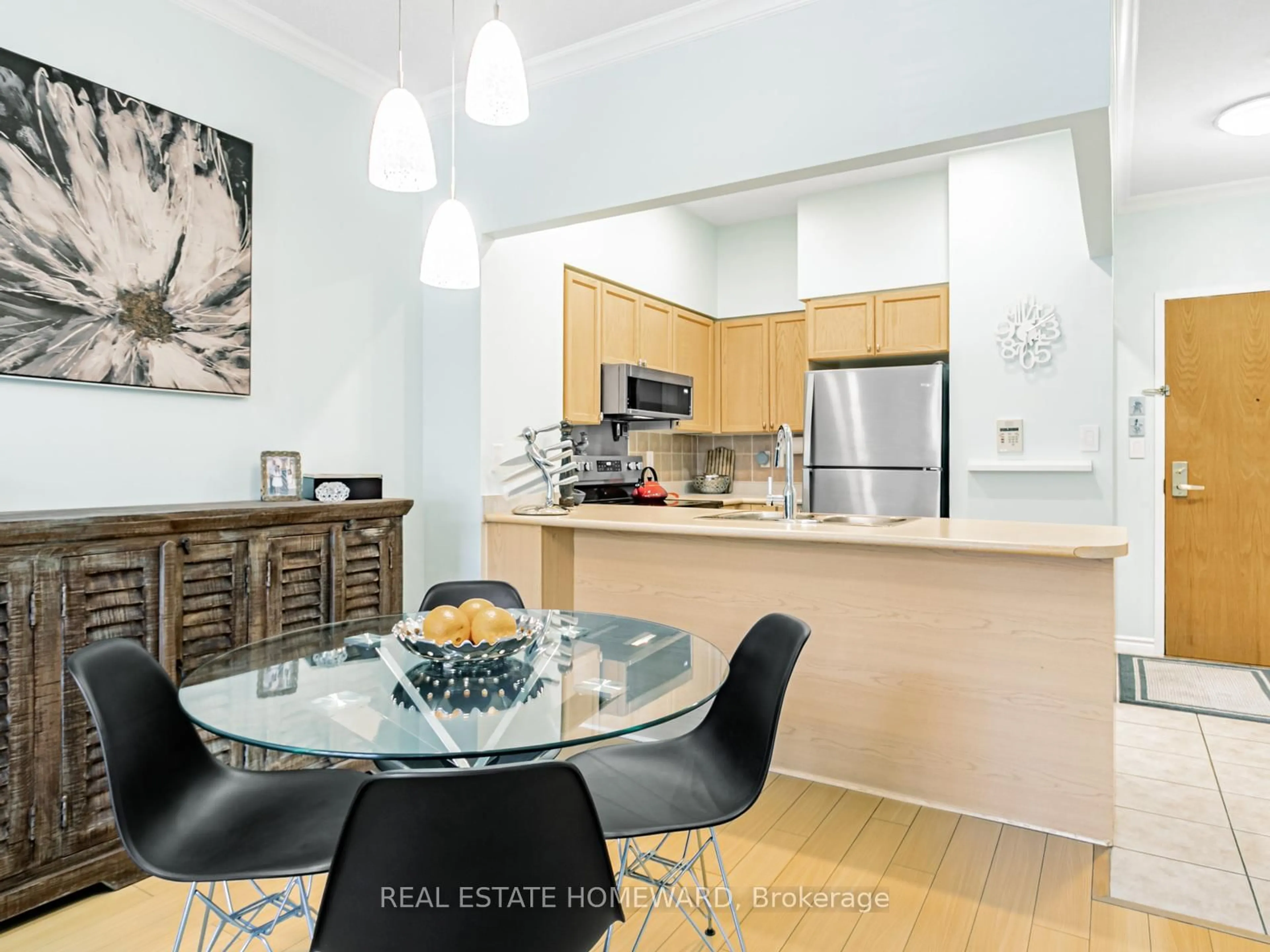 Open concept kitchen, wood/laminate floor for 195 Merton St #108, Toronto Ontario M4S 3H6