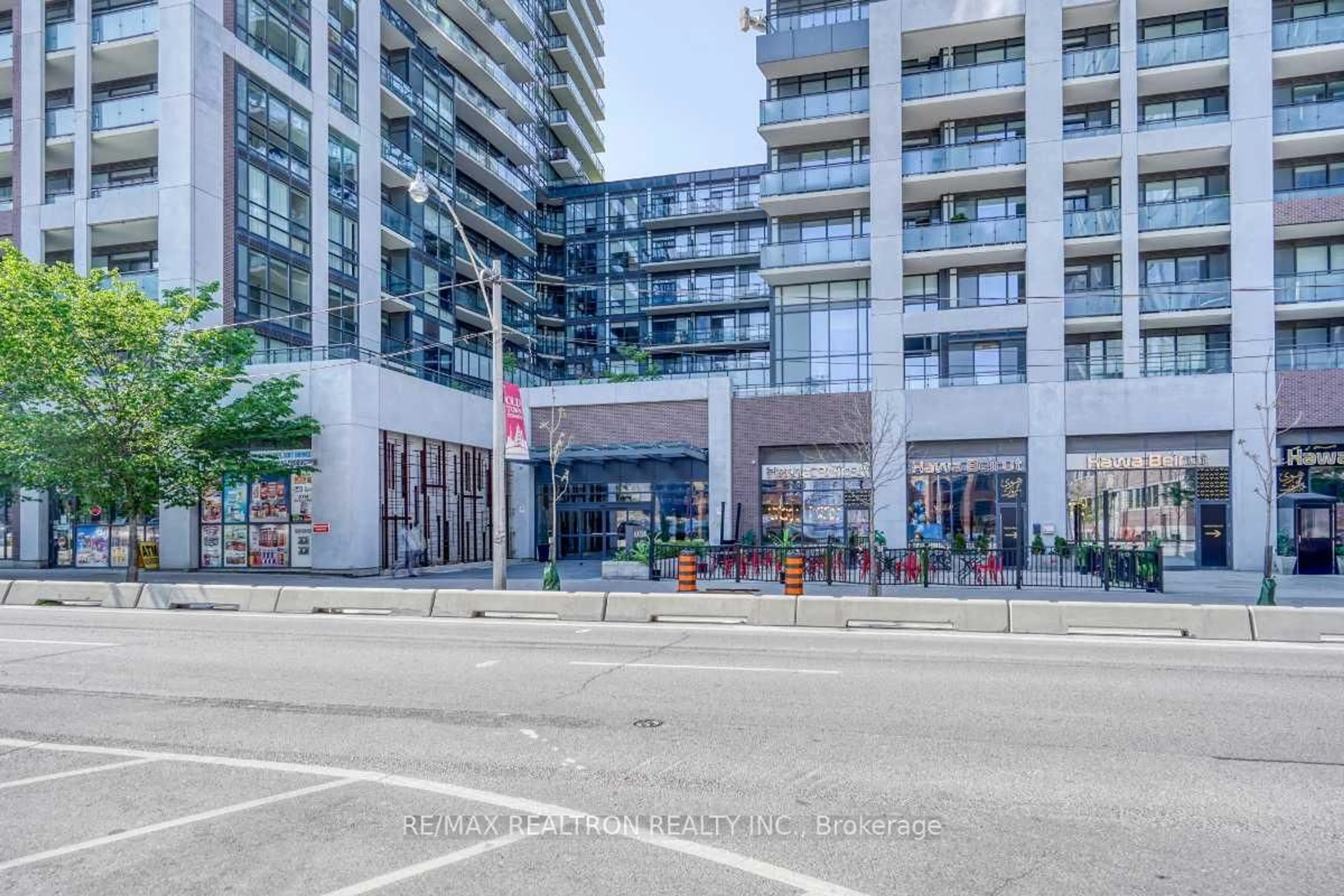 Patio, street for 460 Adelaide St #951, Toronto Ontario M5A 1N6
