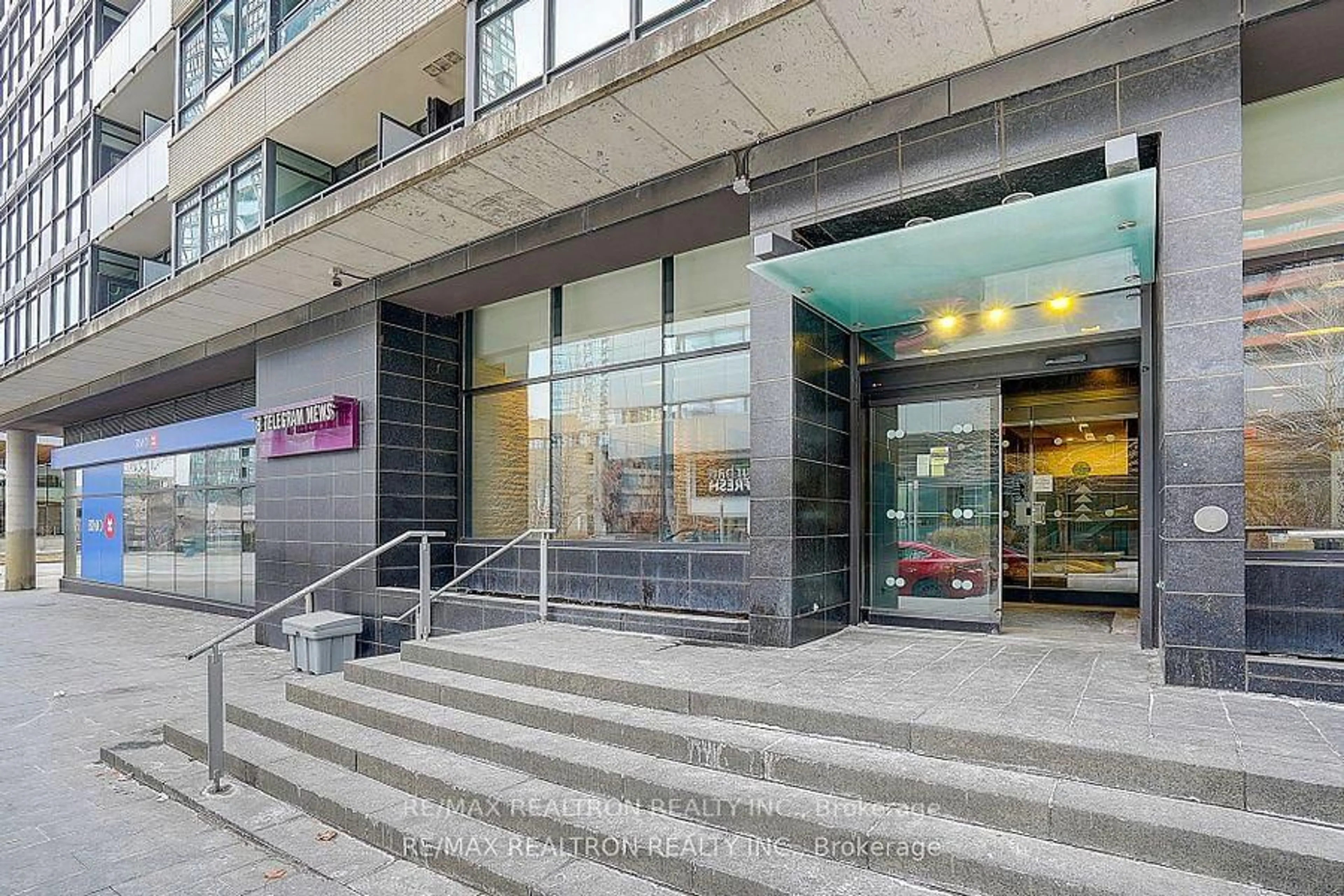 Indoor foyer for 8 Telegram Mews #502, Toronto Ontario M5V 3Z5