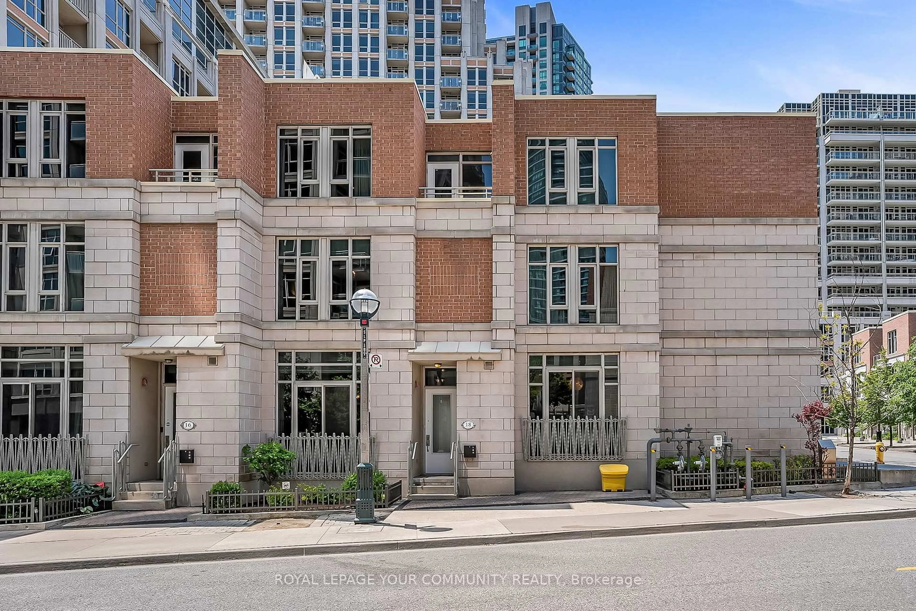 Unknown for 18 Grand Magazine St #Town House 8, Toronto Ontario M5V 1B4