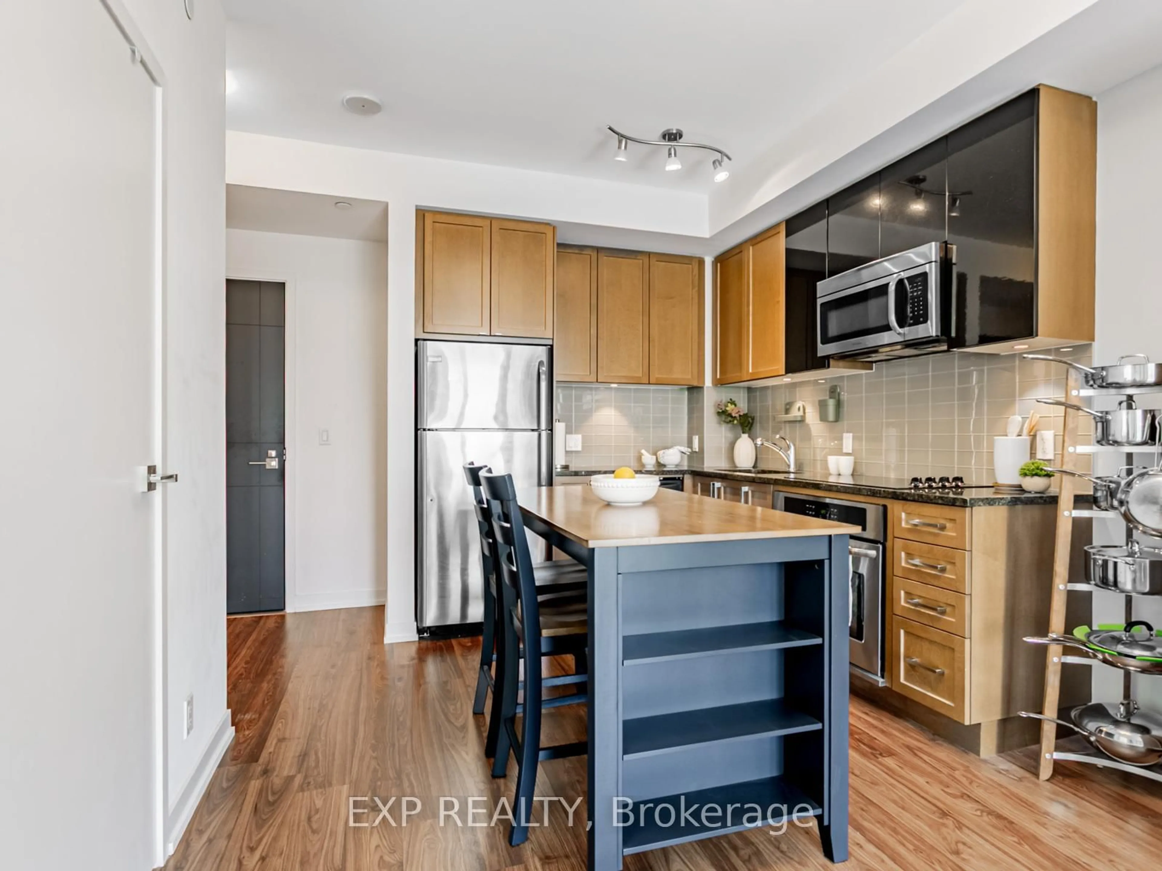 Unknown for 98 Lillian St #1018, Toronto Ontario M4S 0A5
