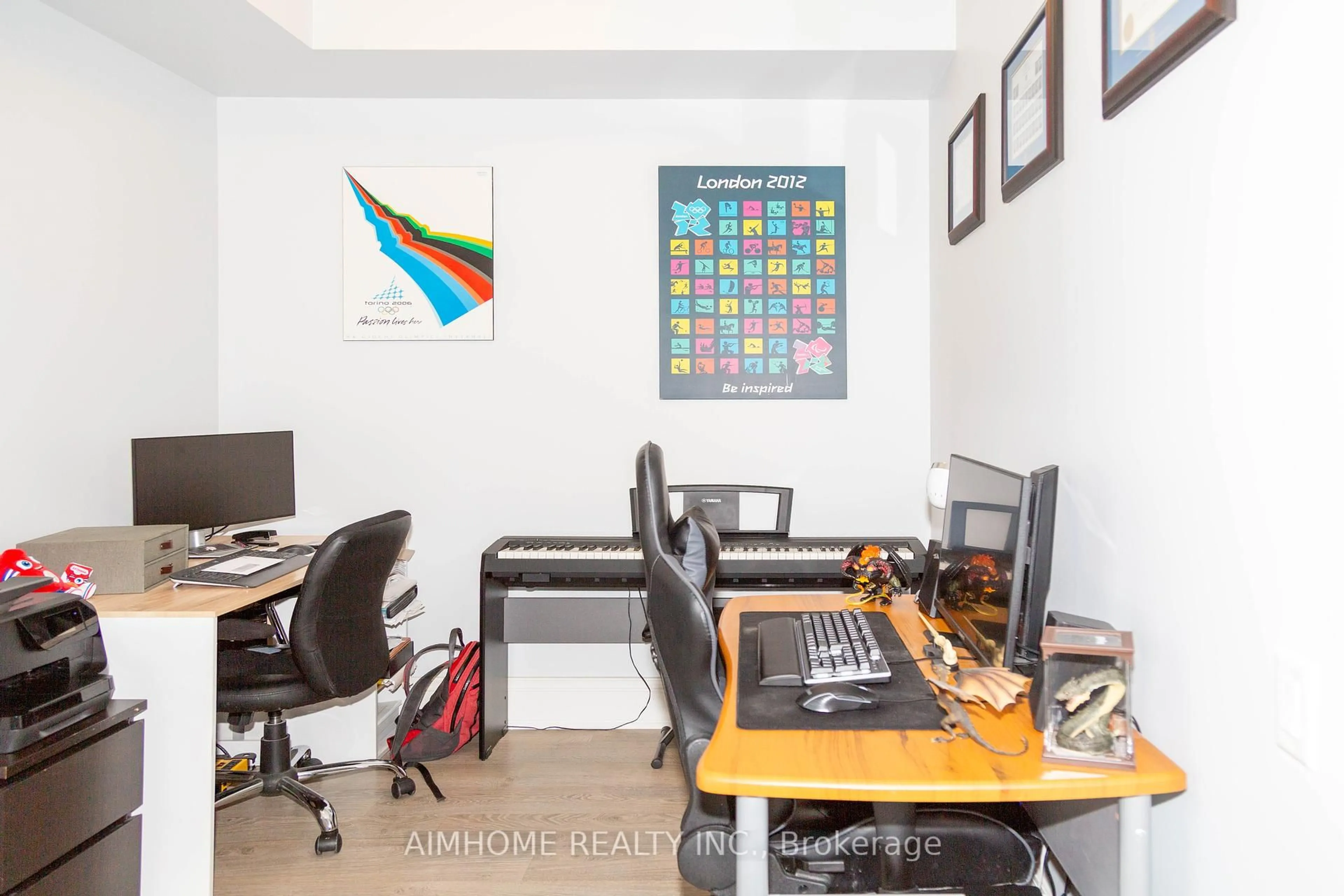 A pic of a room for 30 Roehampton Ave #2101, Toronto Ontario M4P 0B9