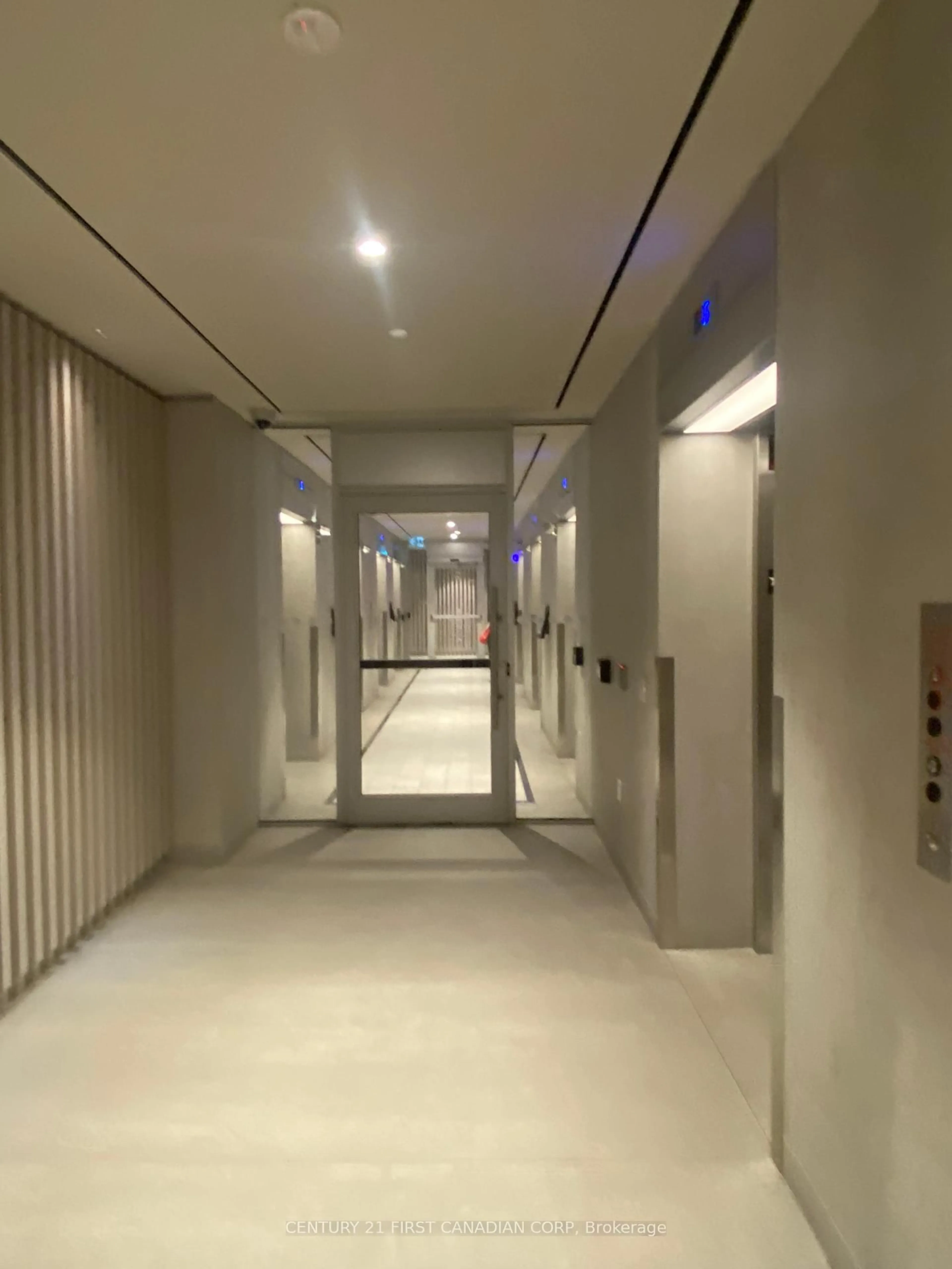 Indoor foyer for 138 Downes St #811, Toronto Ontario M5E 0E4