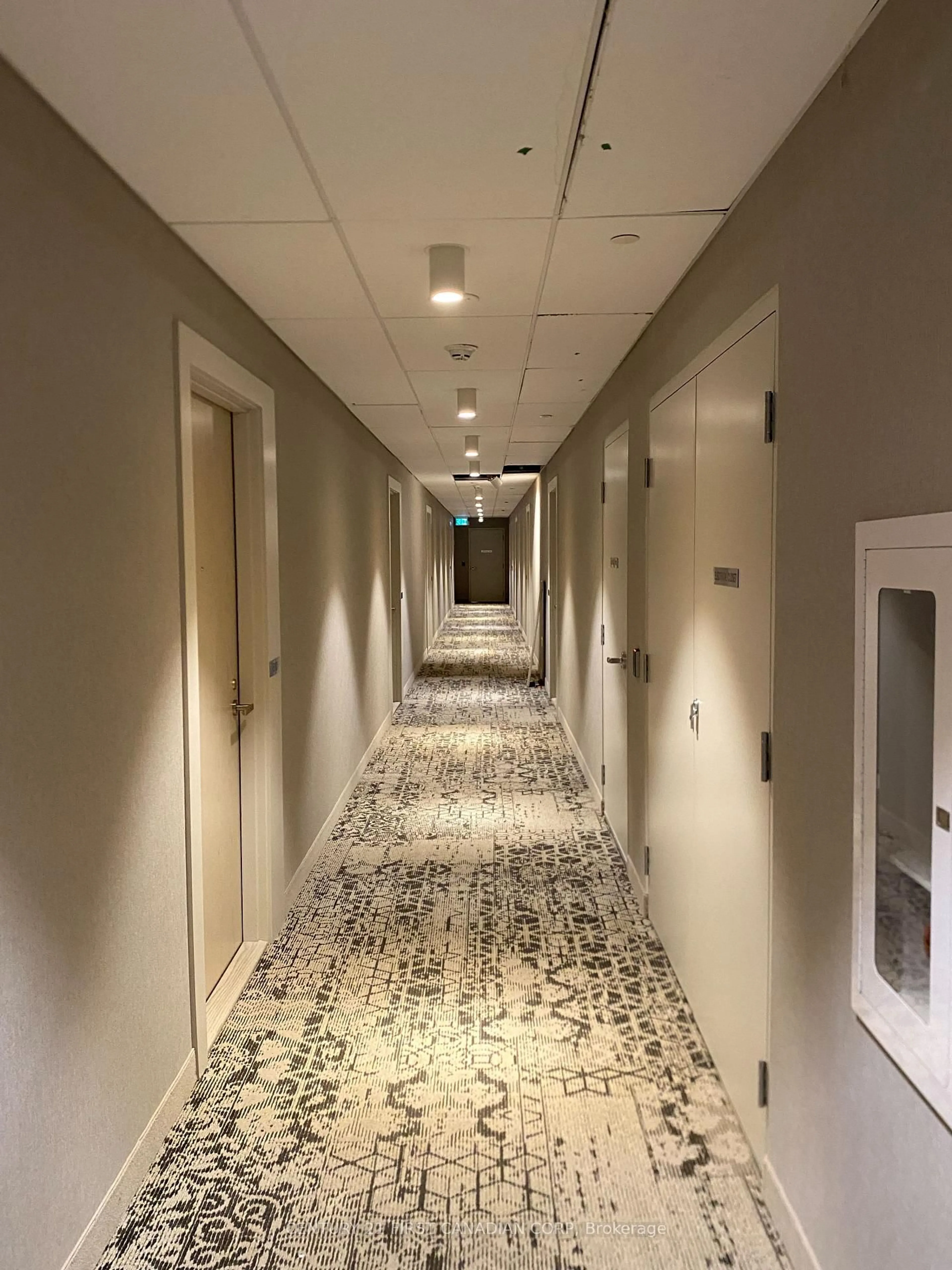 Indoor foyer for 138 Downes St #811, Toronto Ontario M5E 0E4
