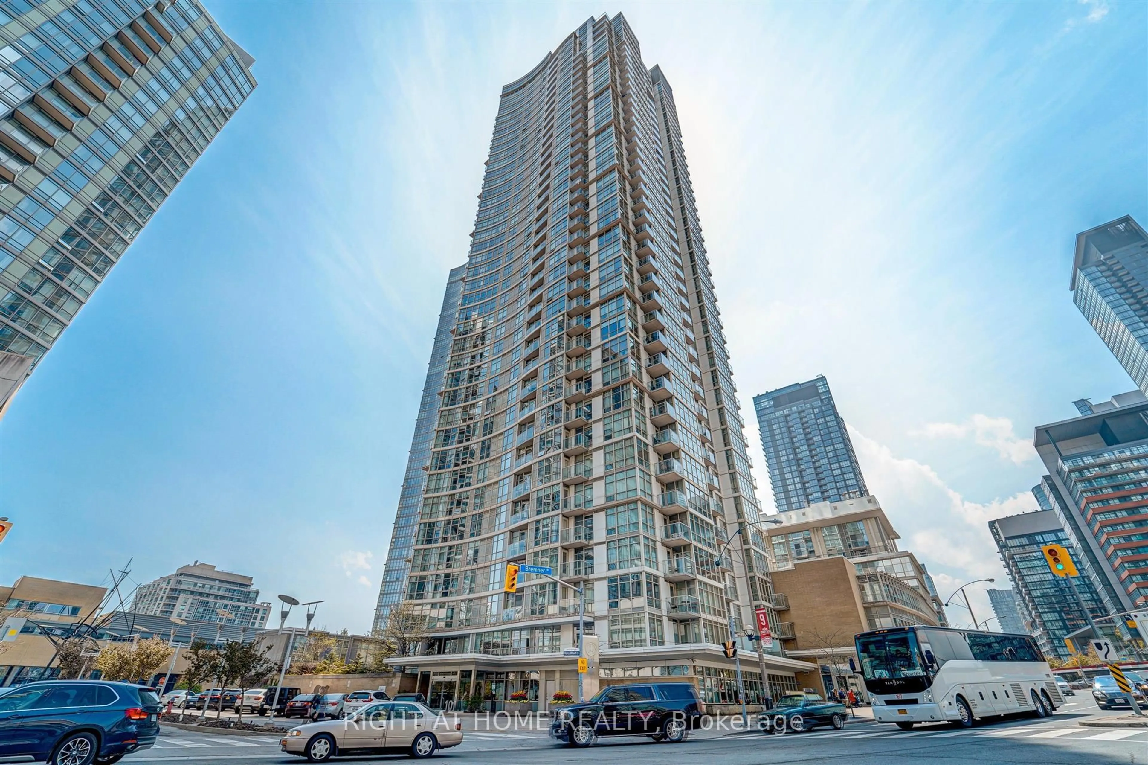 Patio, unknown for 10 Navy Wharf Crt #2001, Toronto Ontario M5V 3V2
