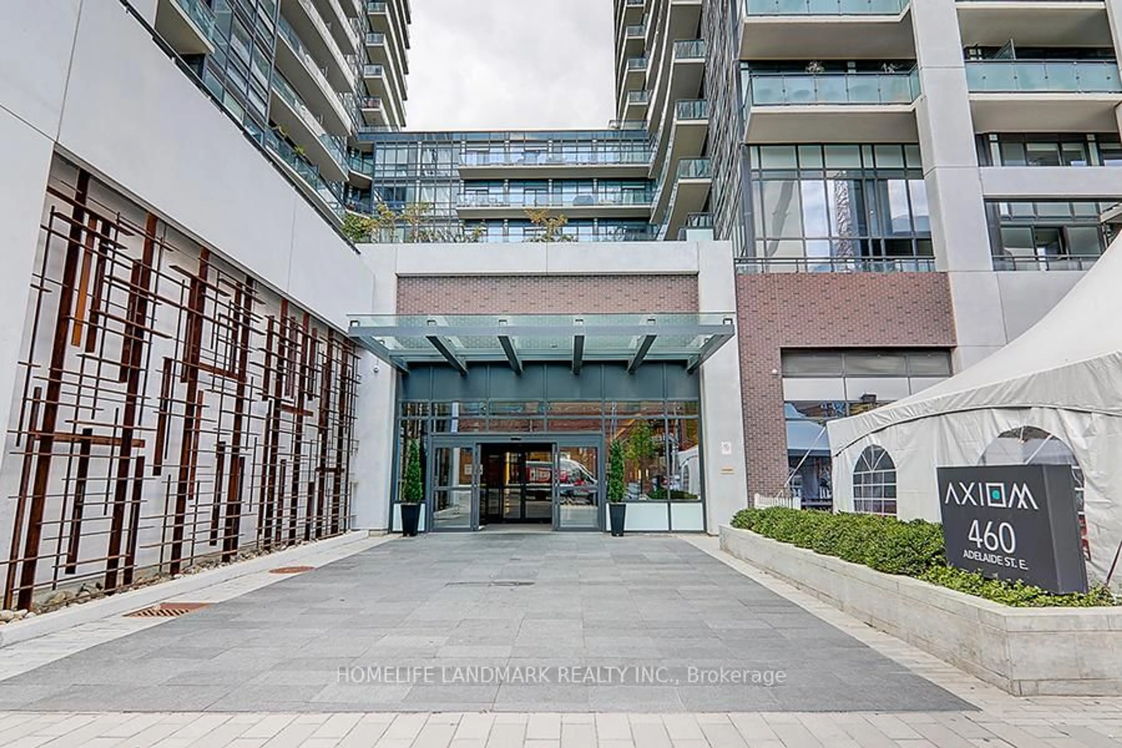 Indoor foyer for 460 Adelaide St #701, Toronto Ontario M5A 1N6