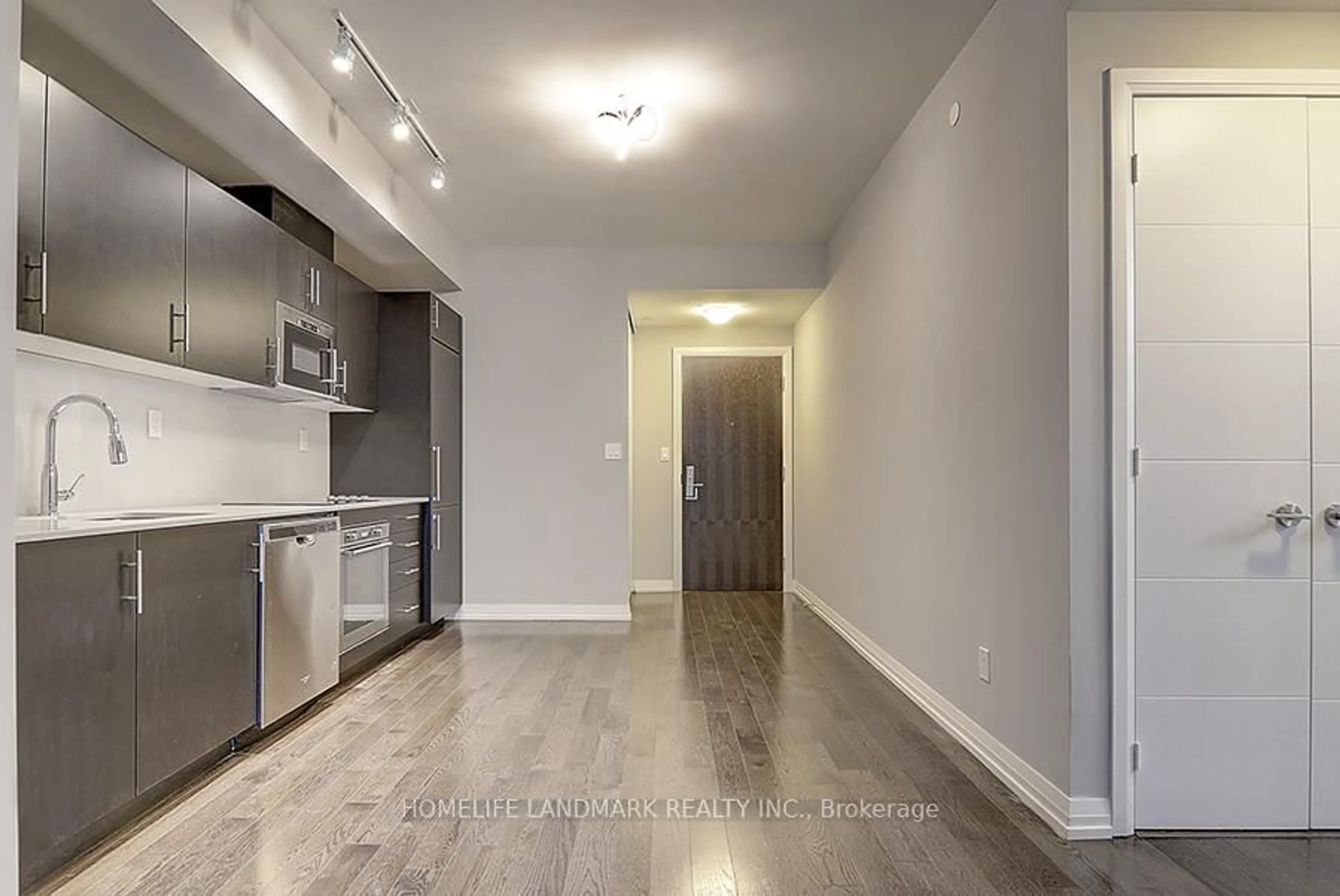 A pic of a room for 460 Adelaide St #701, Toronto Ontario M5A 1N6