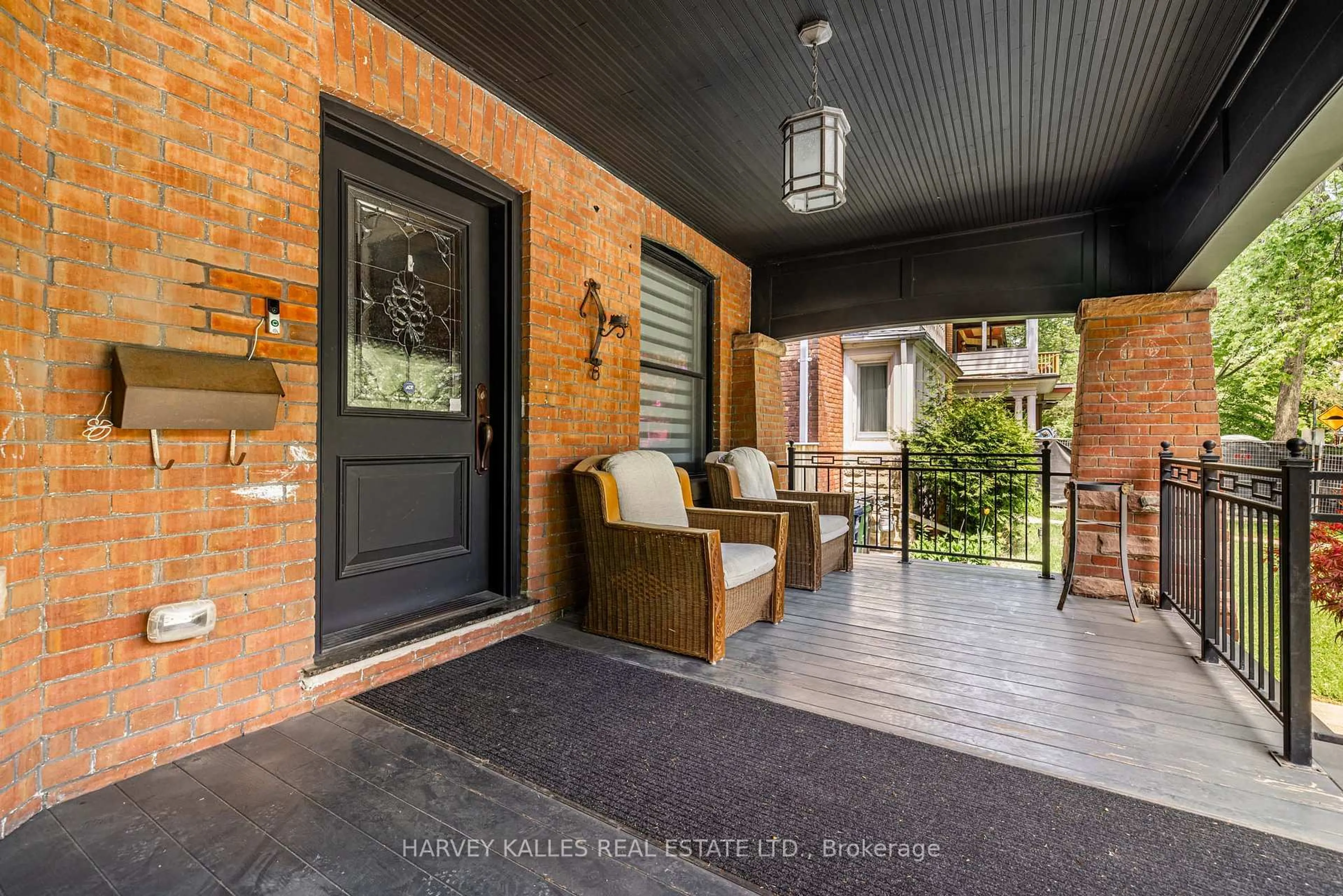 Unknown for 386 Palmerston Blvd, Toronto Ontario M6G 2N6