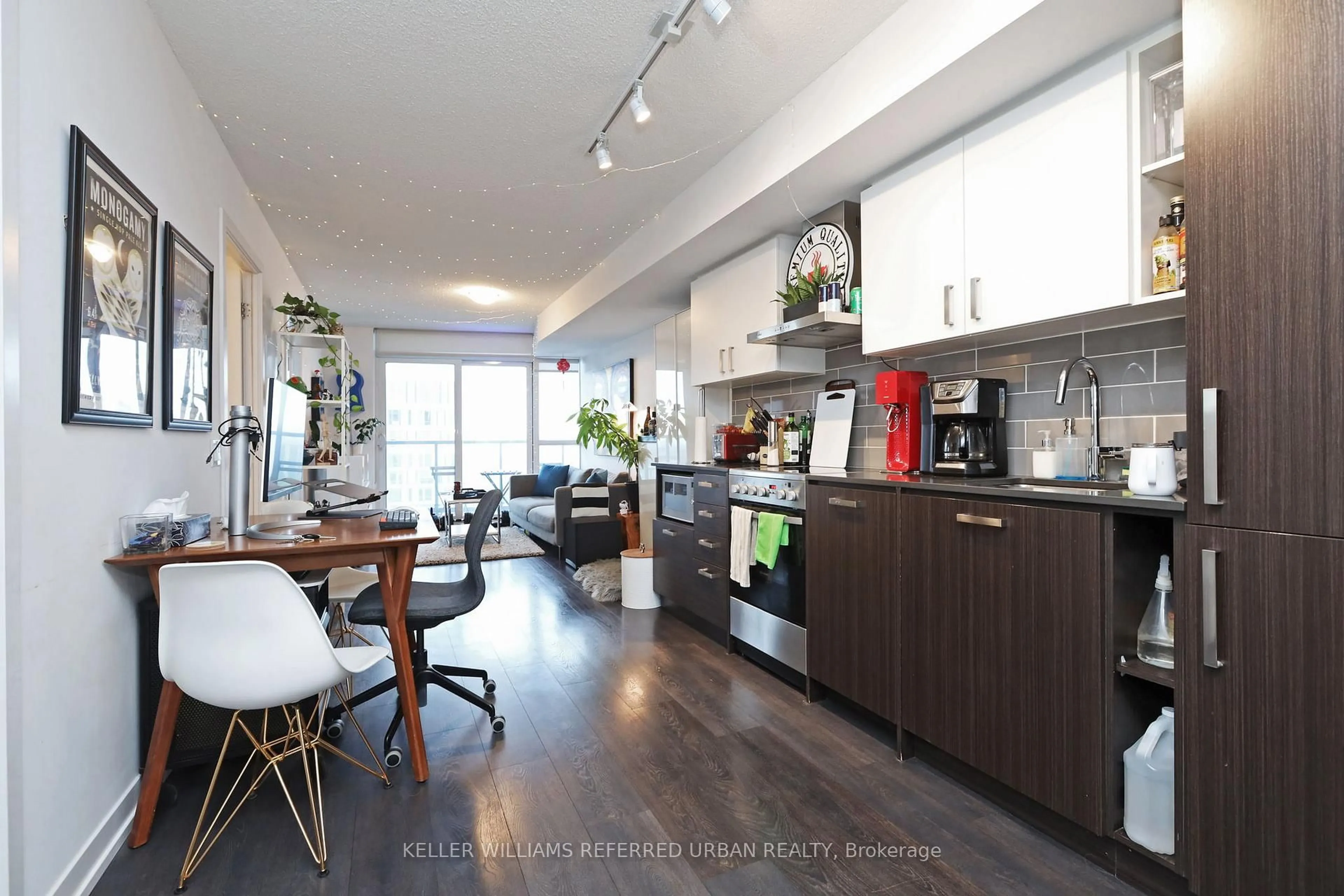 Open concept kitchen, wood/laminate floor for 125 Redpath Ave #2309, Toronto Ontario M4S 0B5