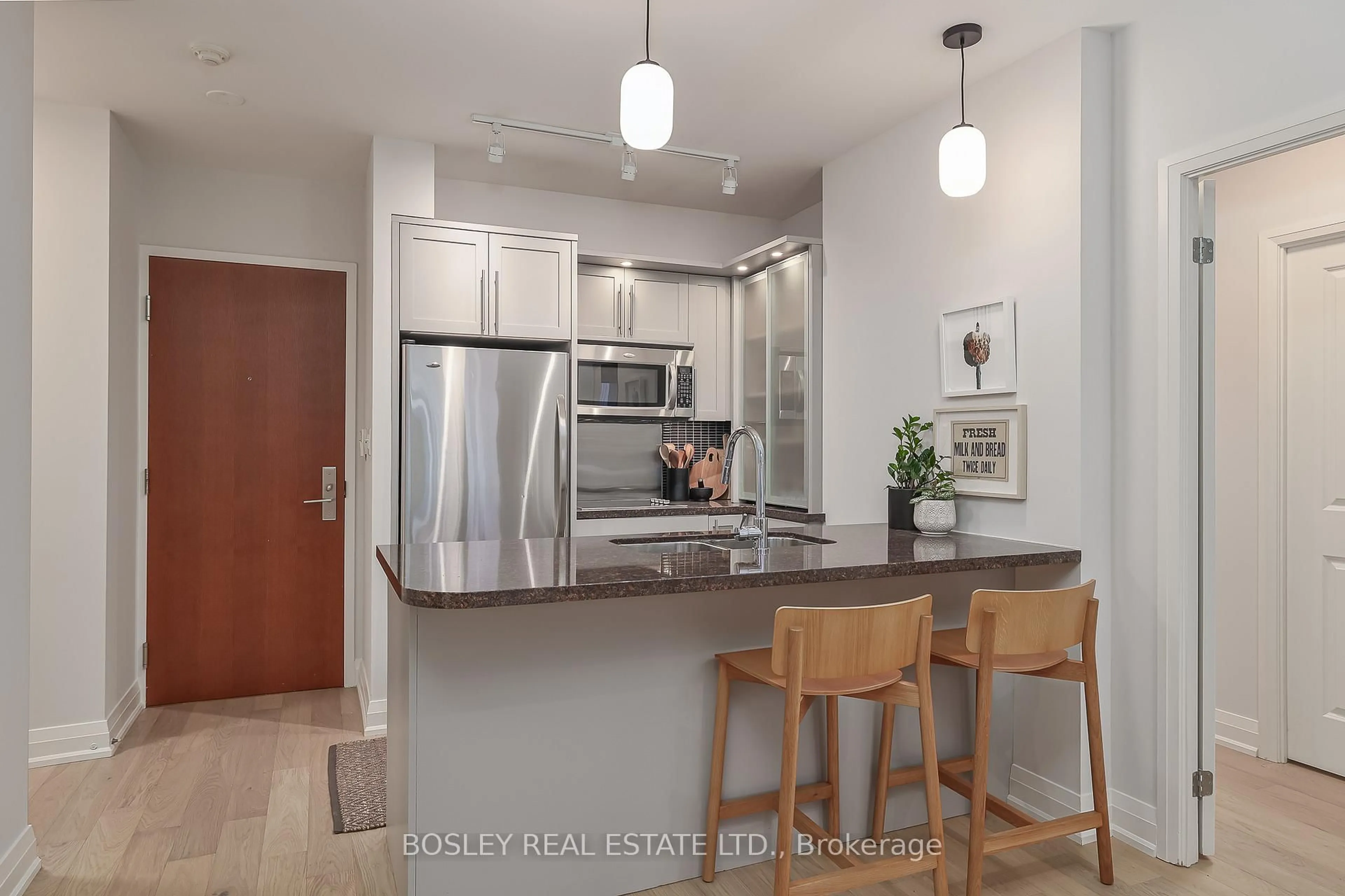 Unknown for 1430 Yonge St #201, Toronto Ontario M5B 2M6