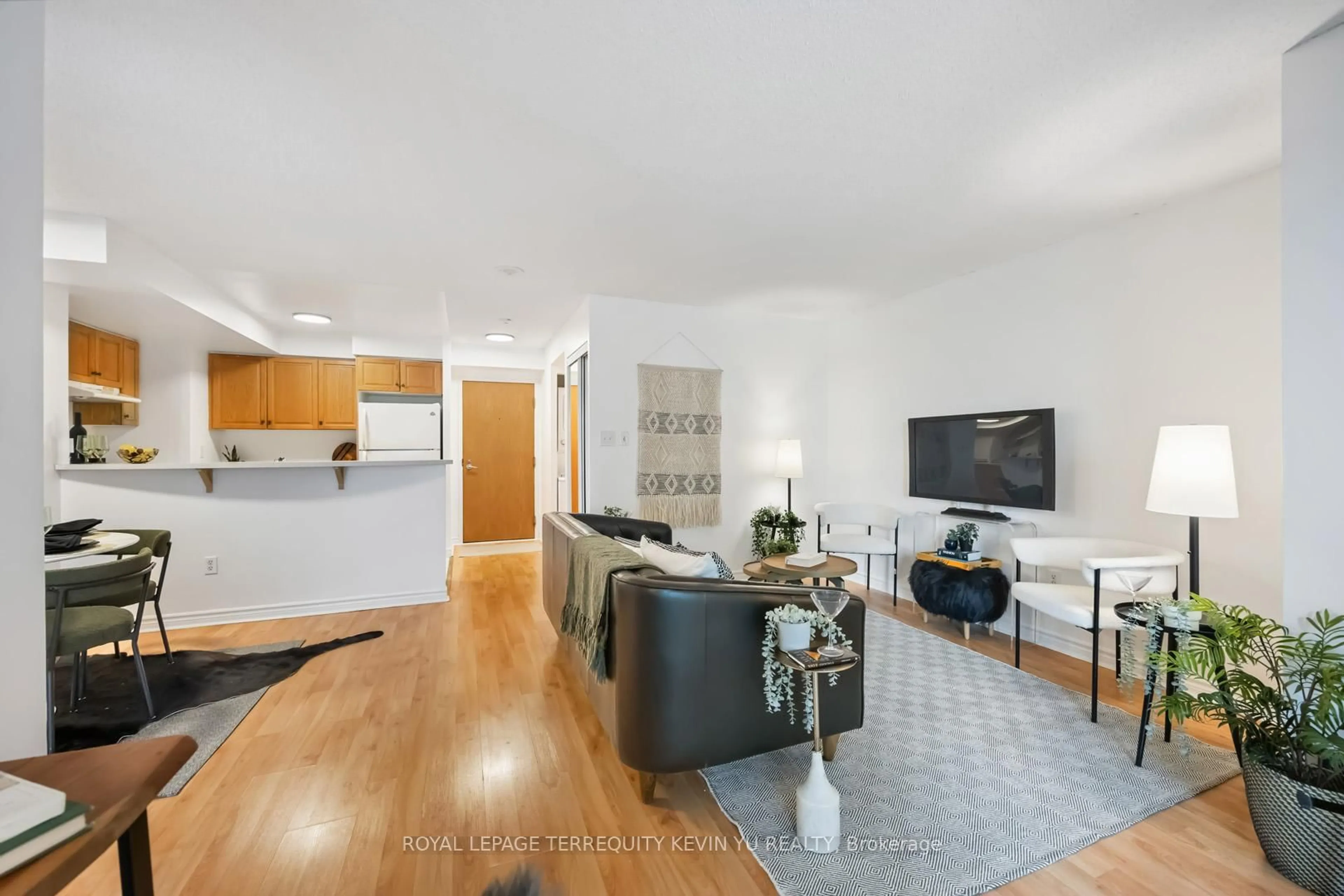 Living room with furniture, unknown for 7 Lorraine Dr #609, Toronto Ontario M2N 7H2