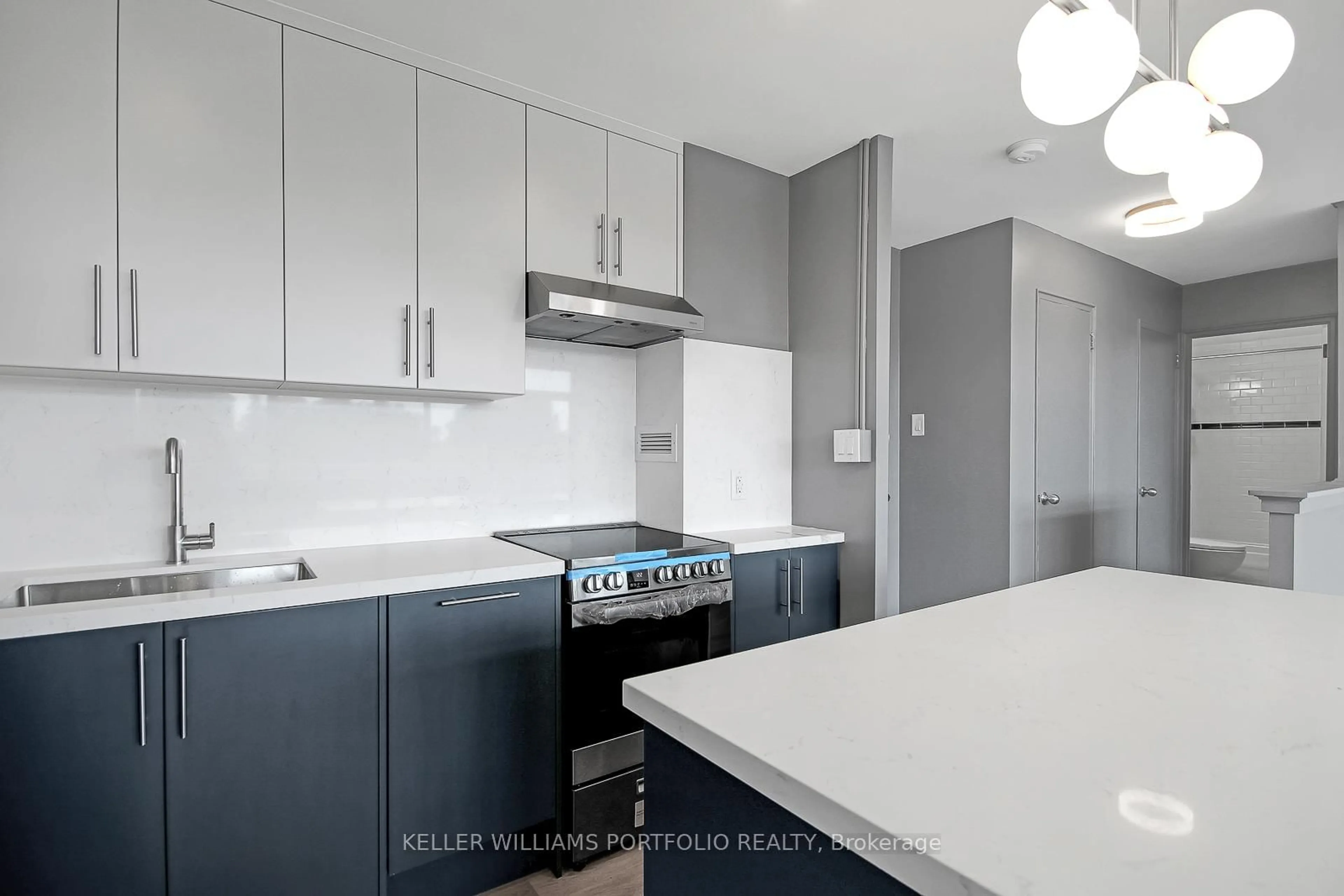 Standard kitchen, unknown for 580 Christie St #206, Toronto Ontario M6G 3E3