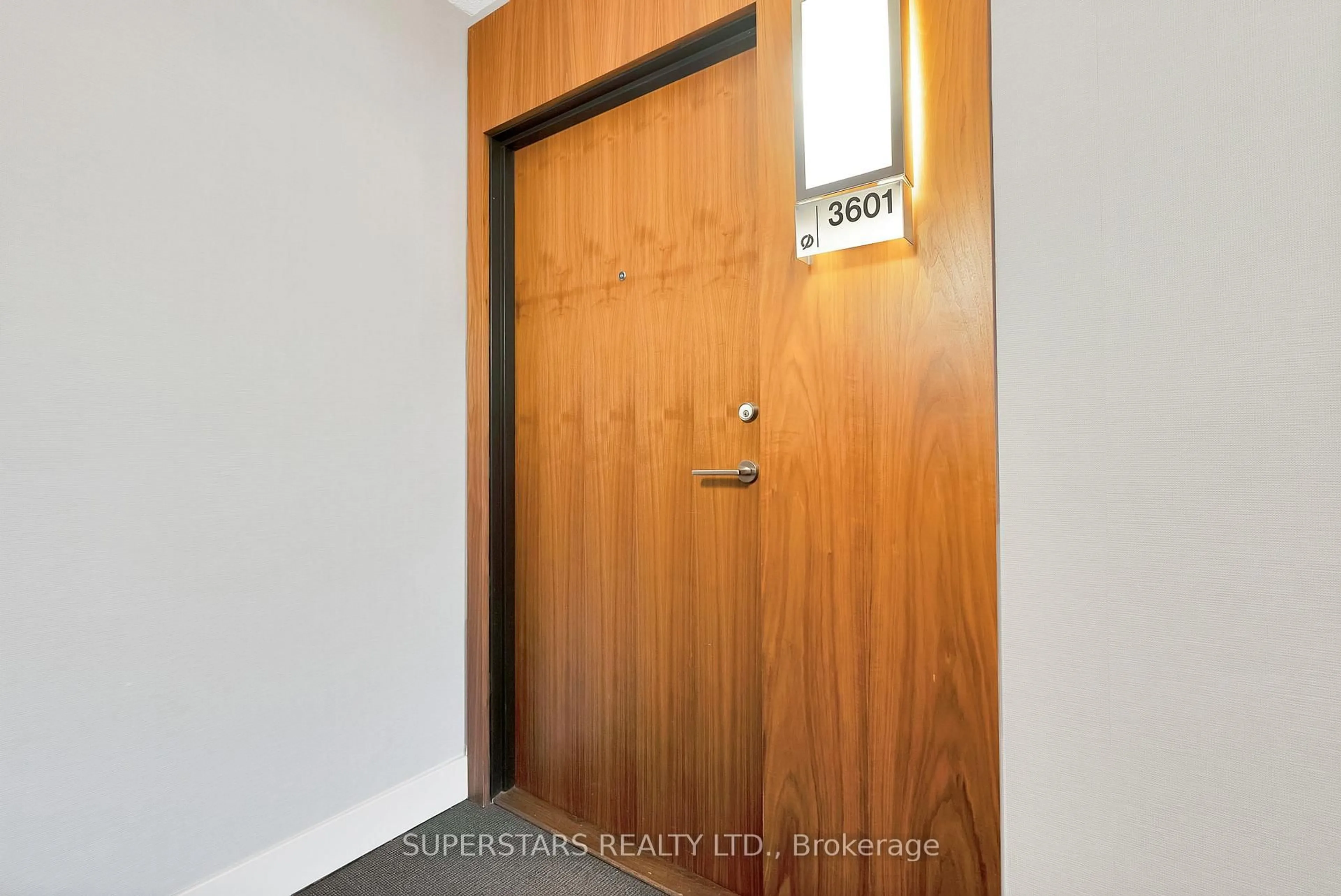 Indoor entryway for 85 Queens Wharf Rd #3601, Toronto Ontario M5V 0J9