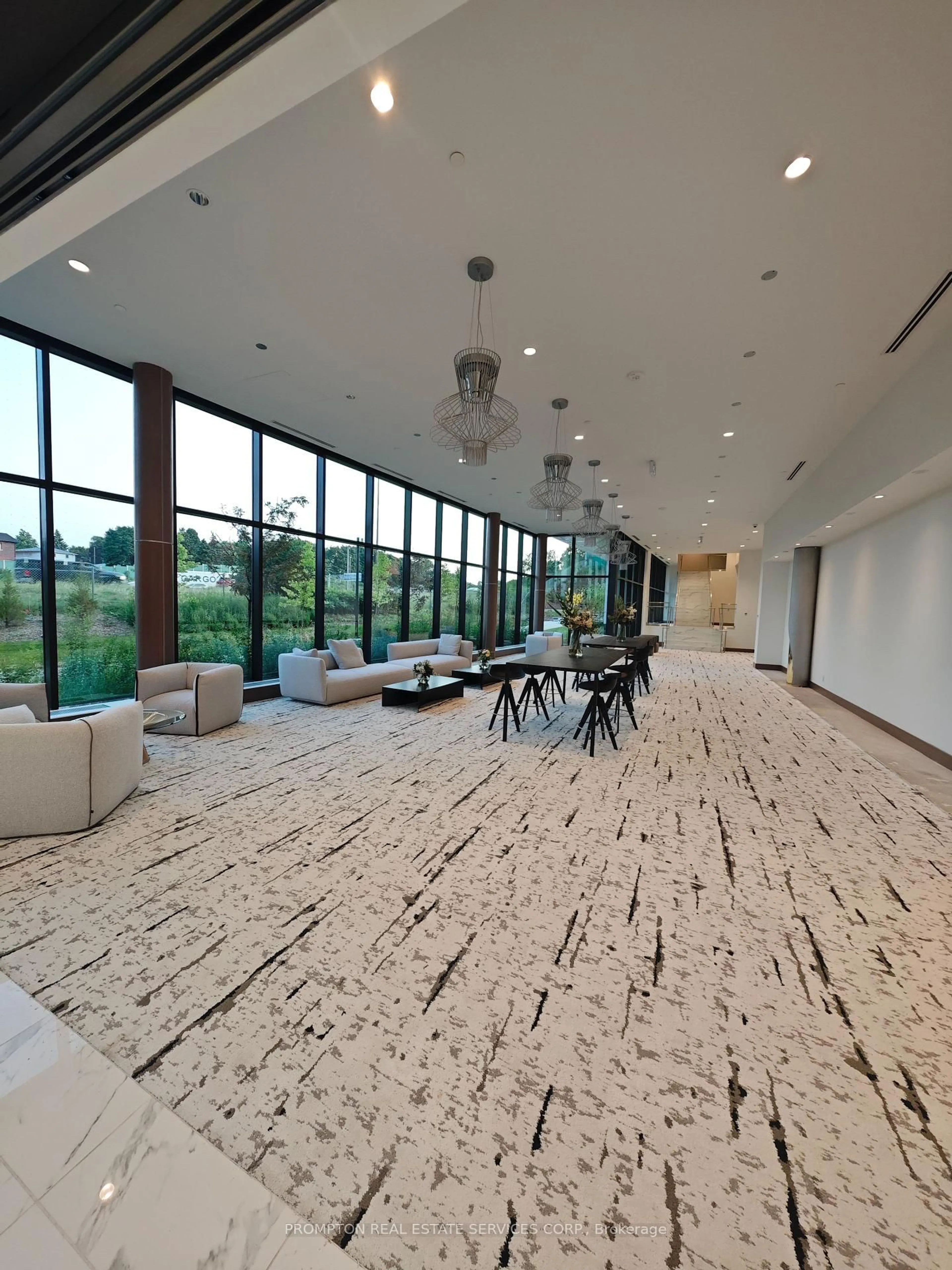 Indoor foyer for 25 MCMAHON Dr #611, Toronto Ontario M2K 0J1