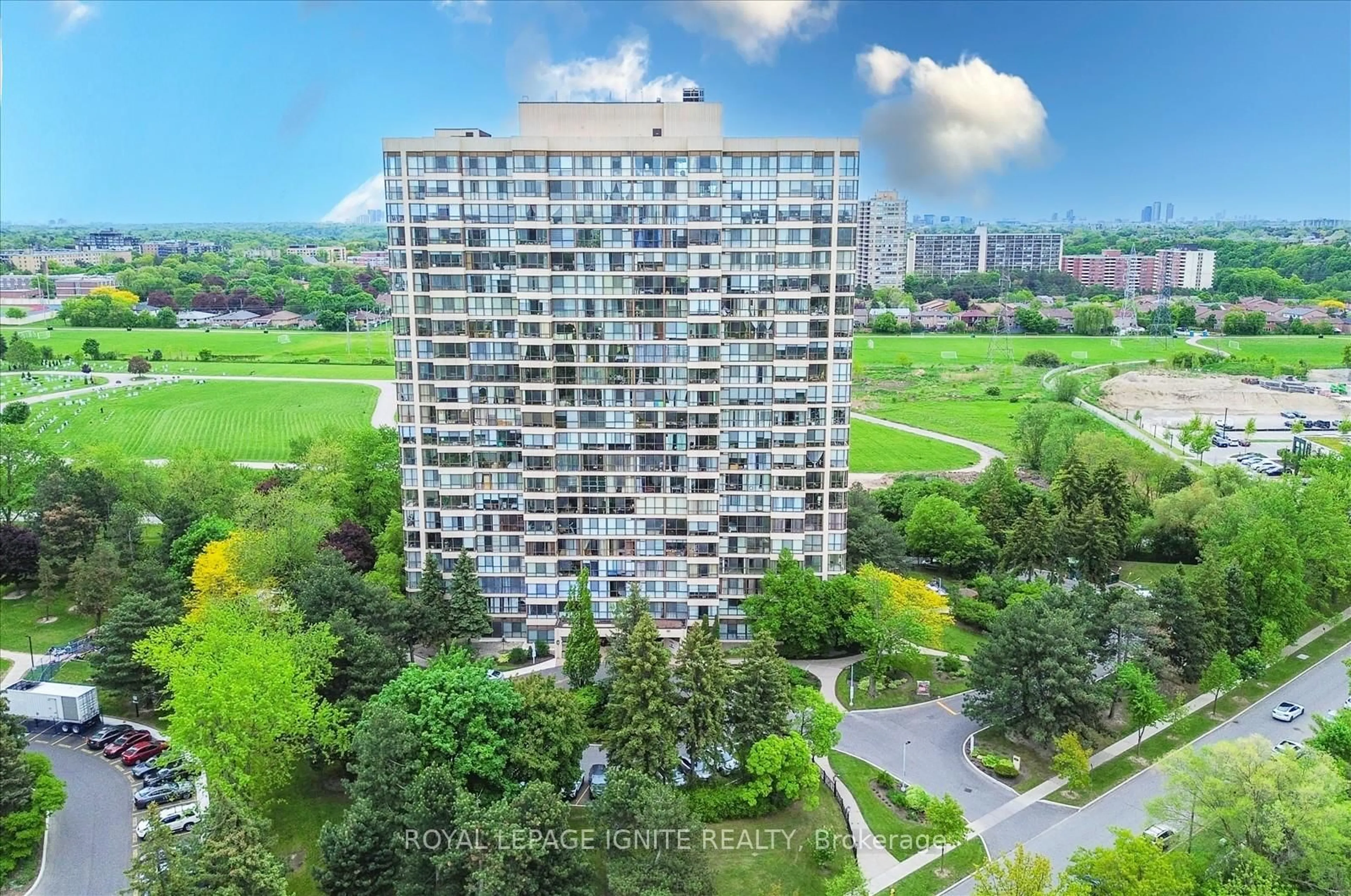 A pic from outside/outdoor area/front of a property/back of a property/a pic from drone, city buildings view from balcony for 131 Torresdale Ave #PH 4, Toronto Ontario M2R 3T1