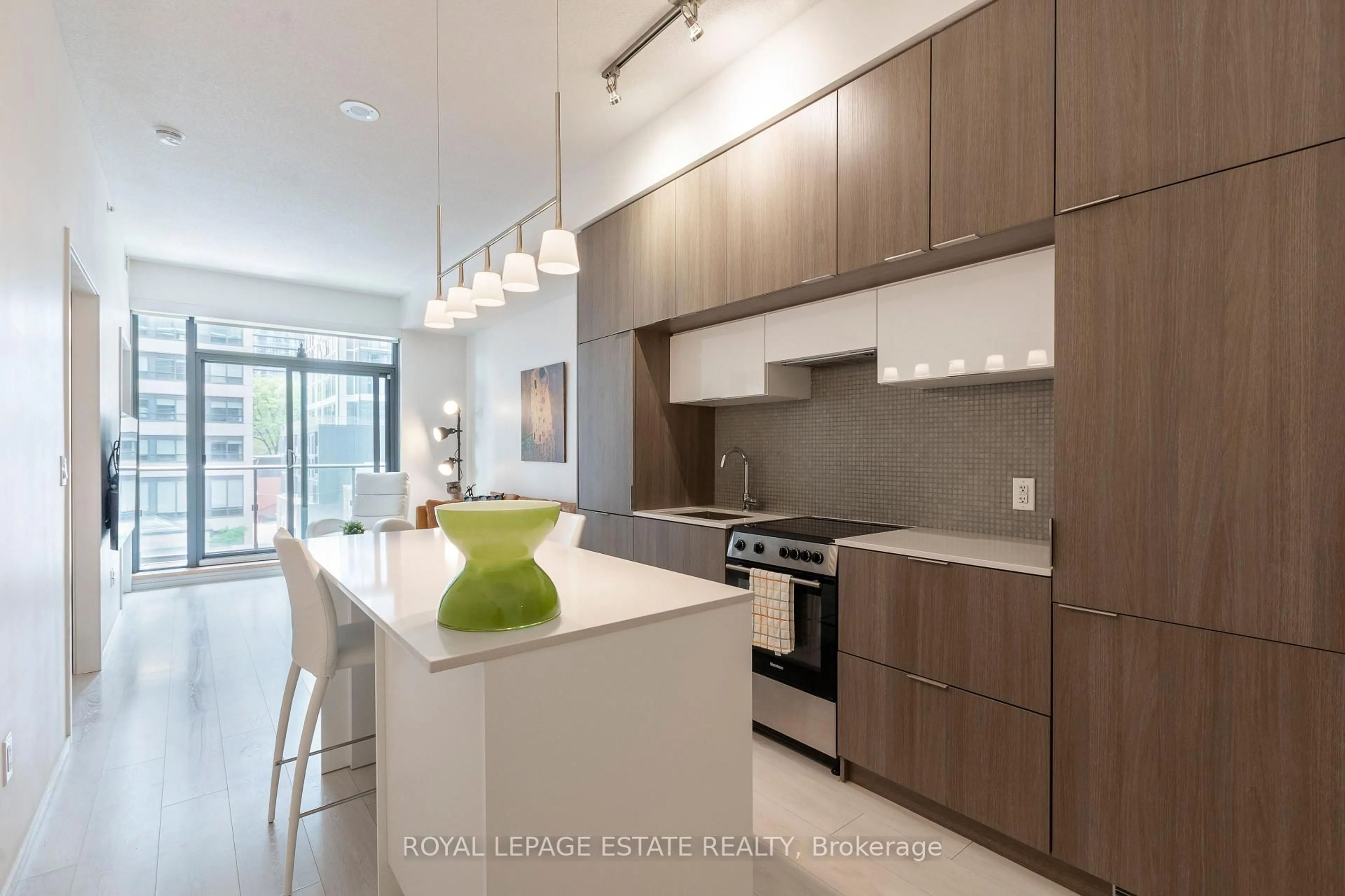 Open concept kitchen, unknown for 159 Dundas St #404, Toronto Ontario M5B 0A9