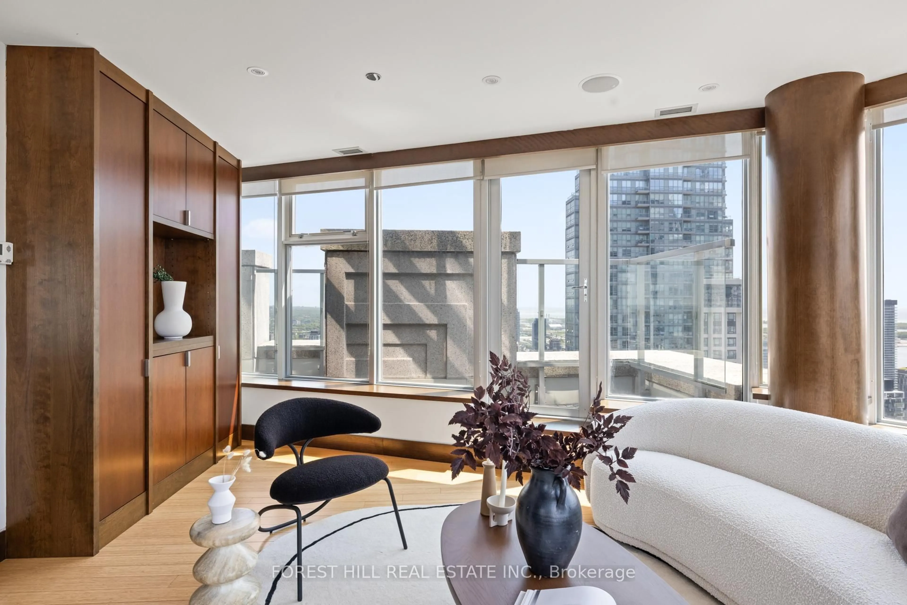 Unknown for 1 King St ##4307, Toronto Ontario M5H 1A2