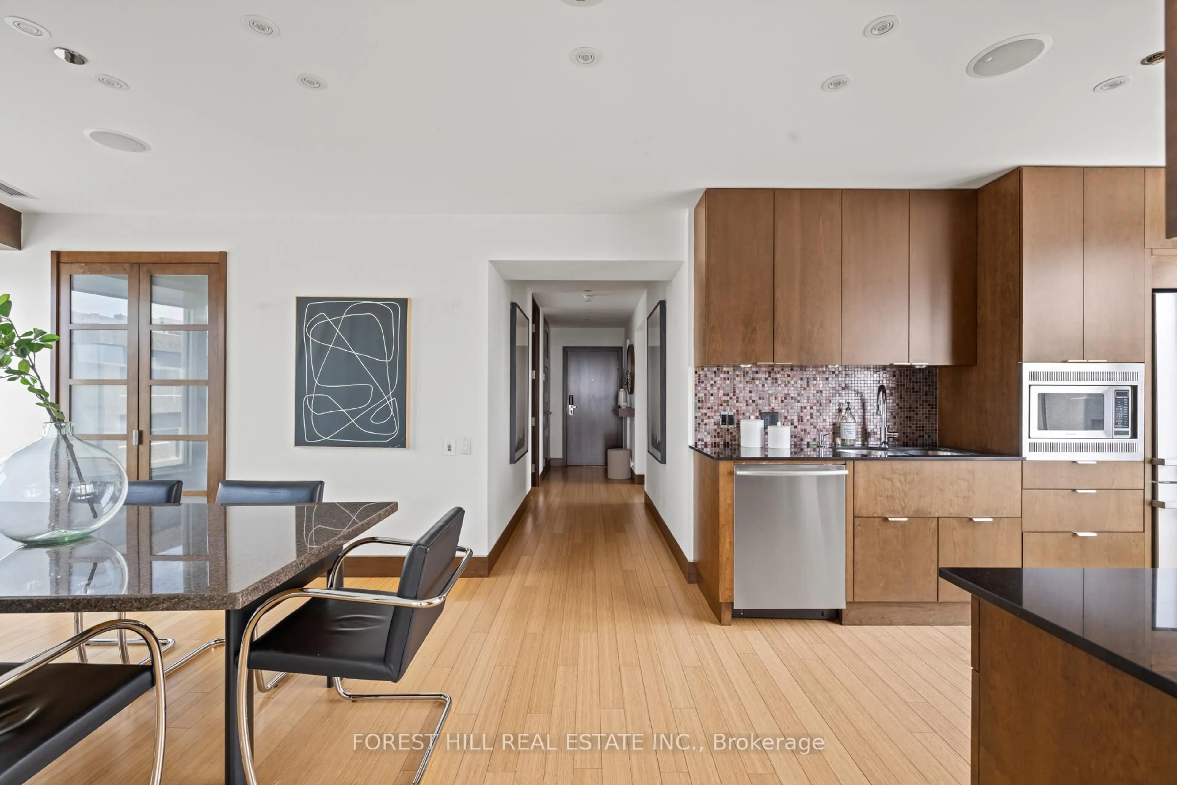 Unknown for 1 King St ##4307, Toronto Ontario M5H 1A2