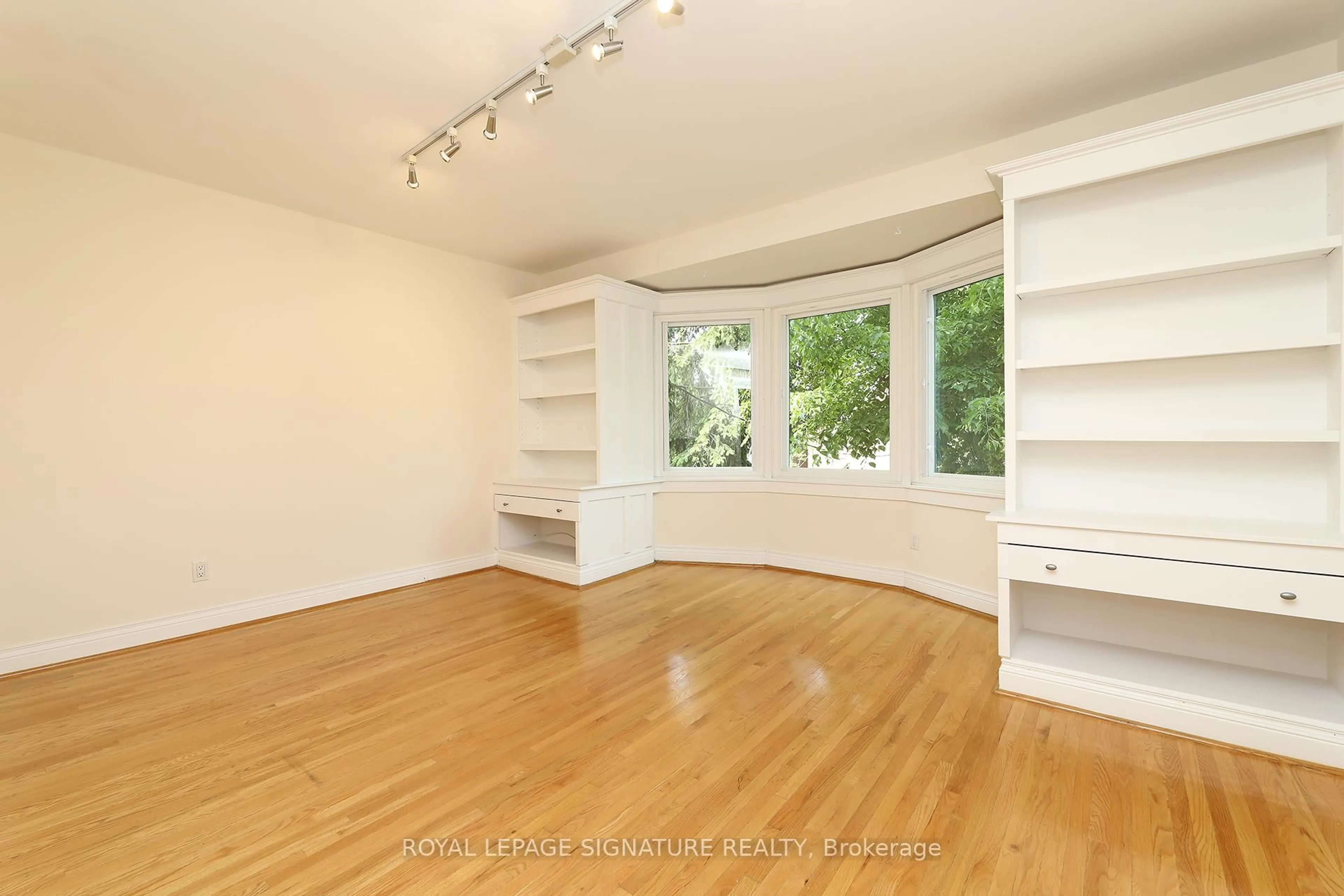 A pic of a room for 769 Euclid Ave, Toronto Ontario M6G 2V3
