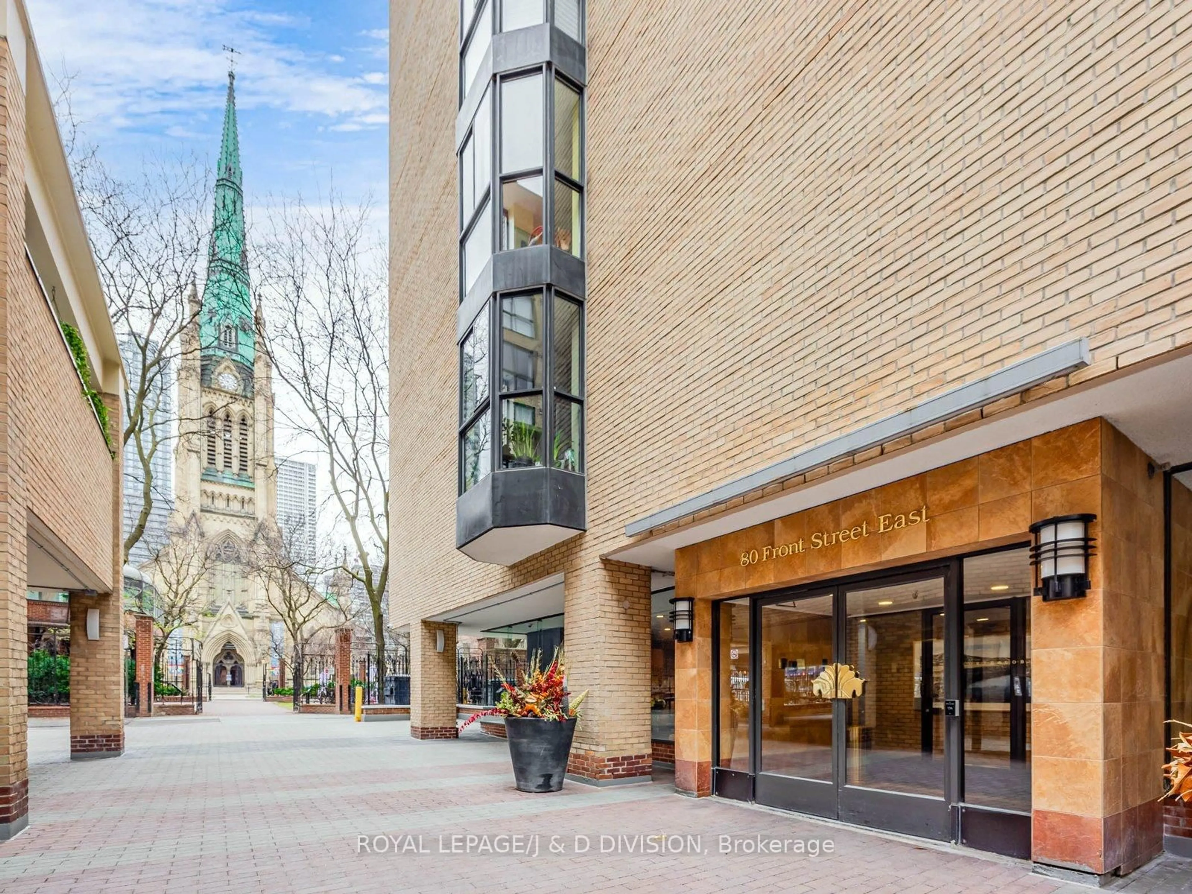 Indoor foyer for 80 Front St #708, Toronto Ontario M5E 1T4