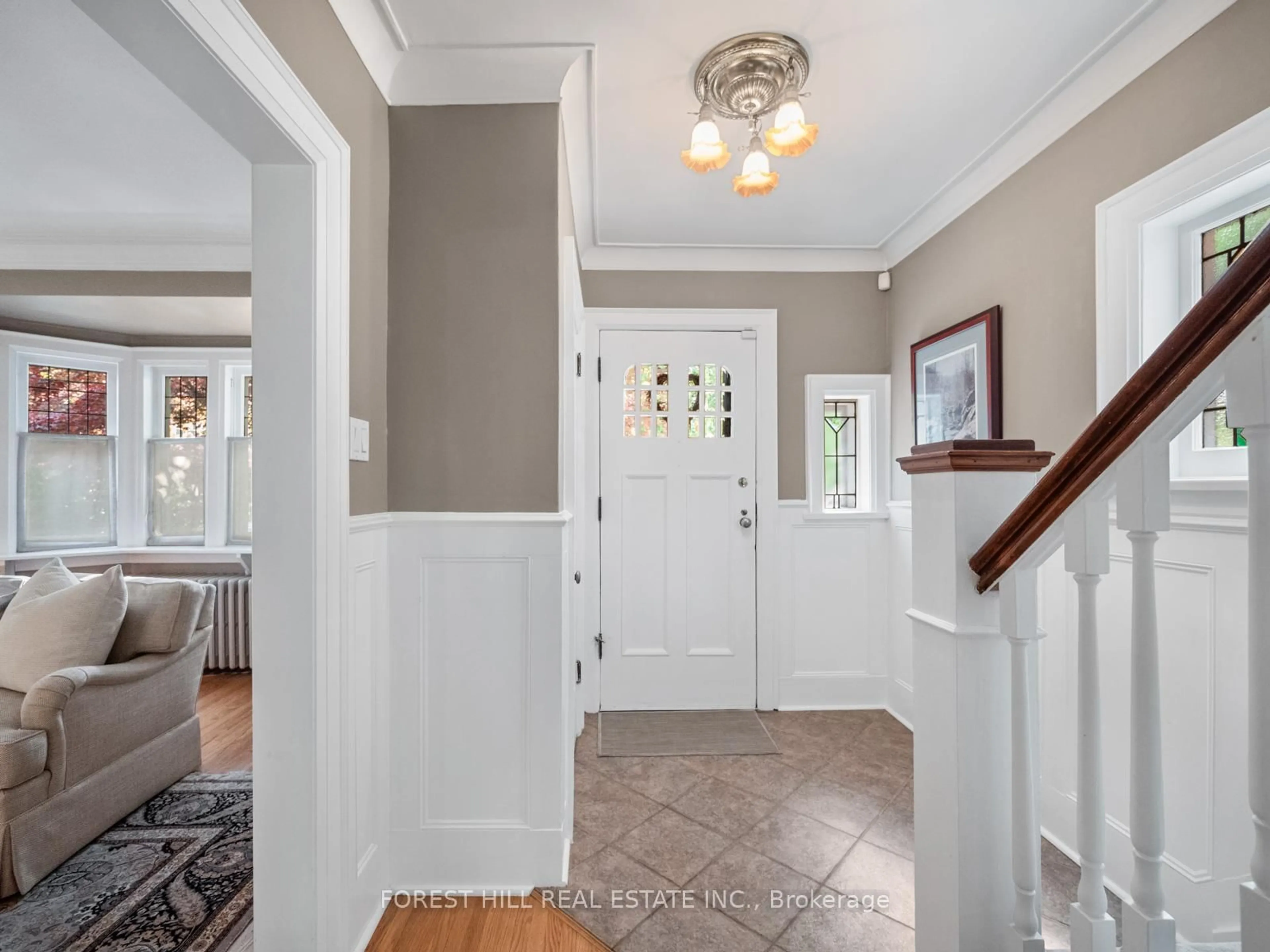 Indoor entryway for 37 Heather Rd, Toronto Ontario M4G 3G2