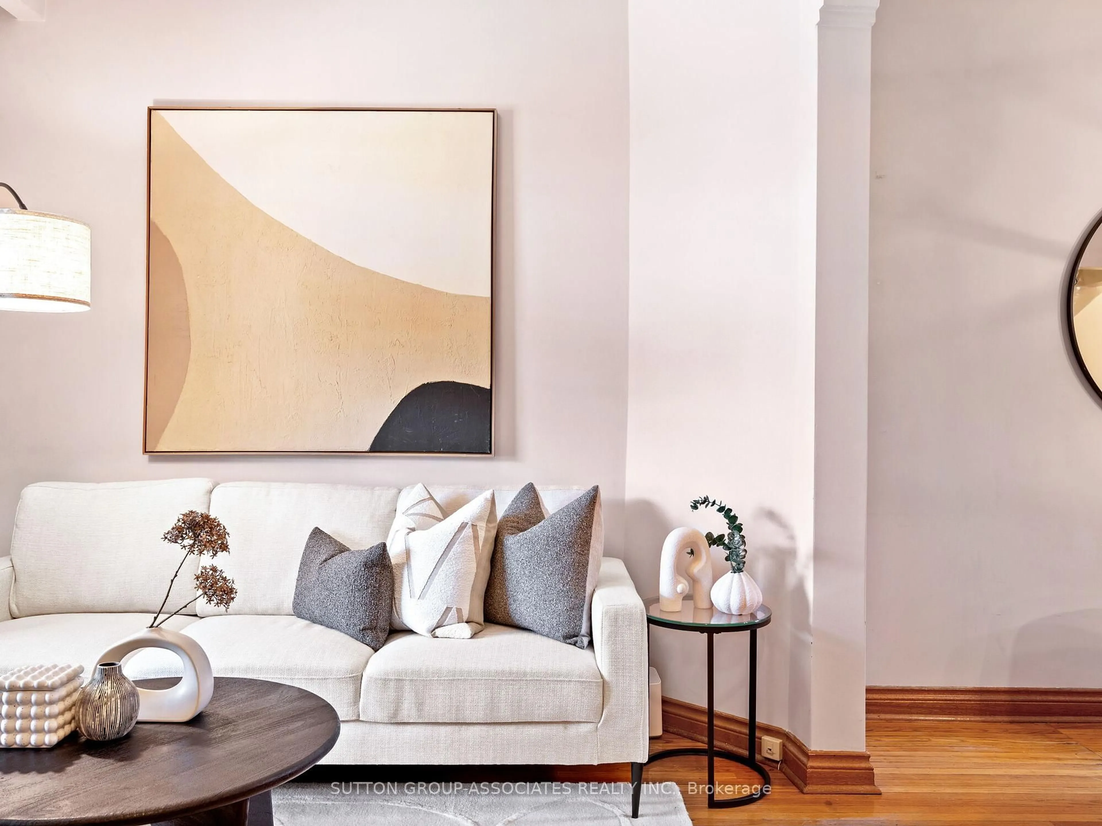 Living room with furniture, unknown for 696 Crawford St, Toronto Ontario M6G 3K2