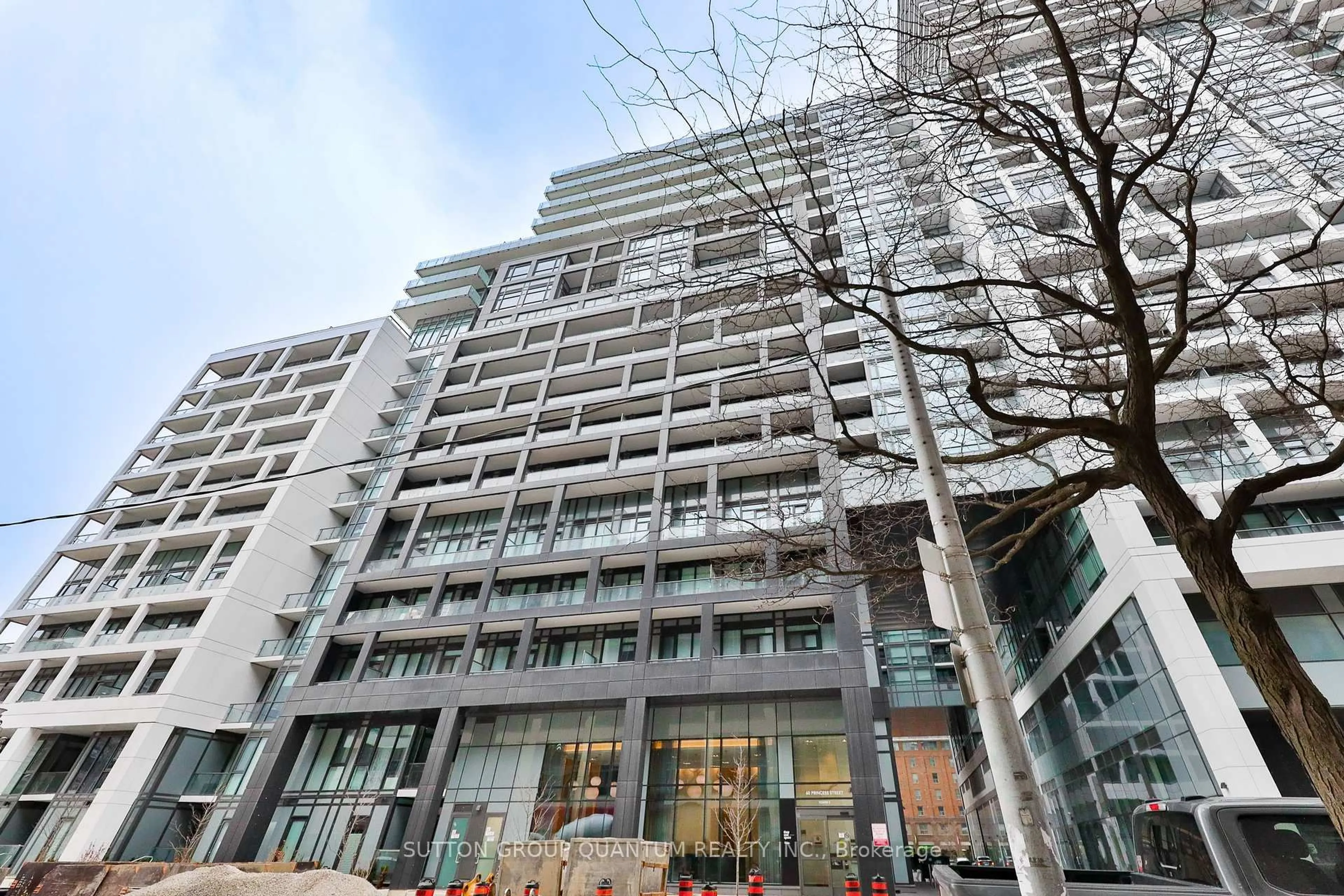 Indoor foyer for 60 Princess St #208, Toronto Ontario M5A 1E7