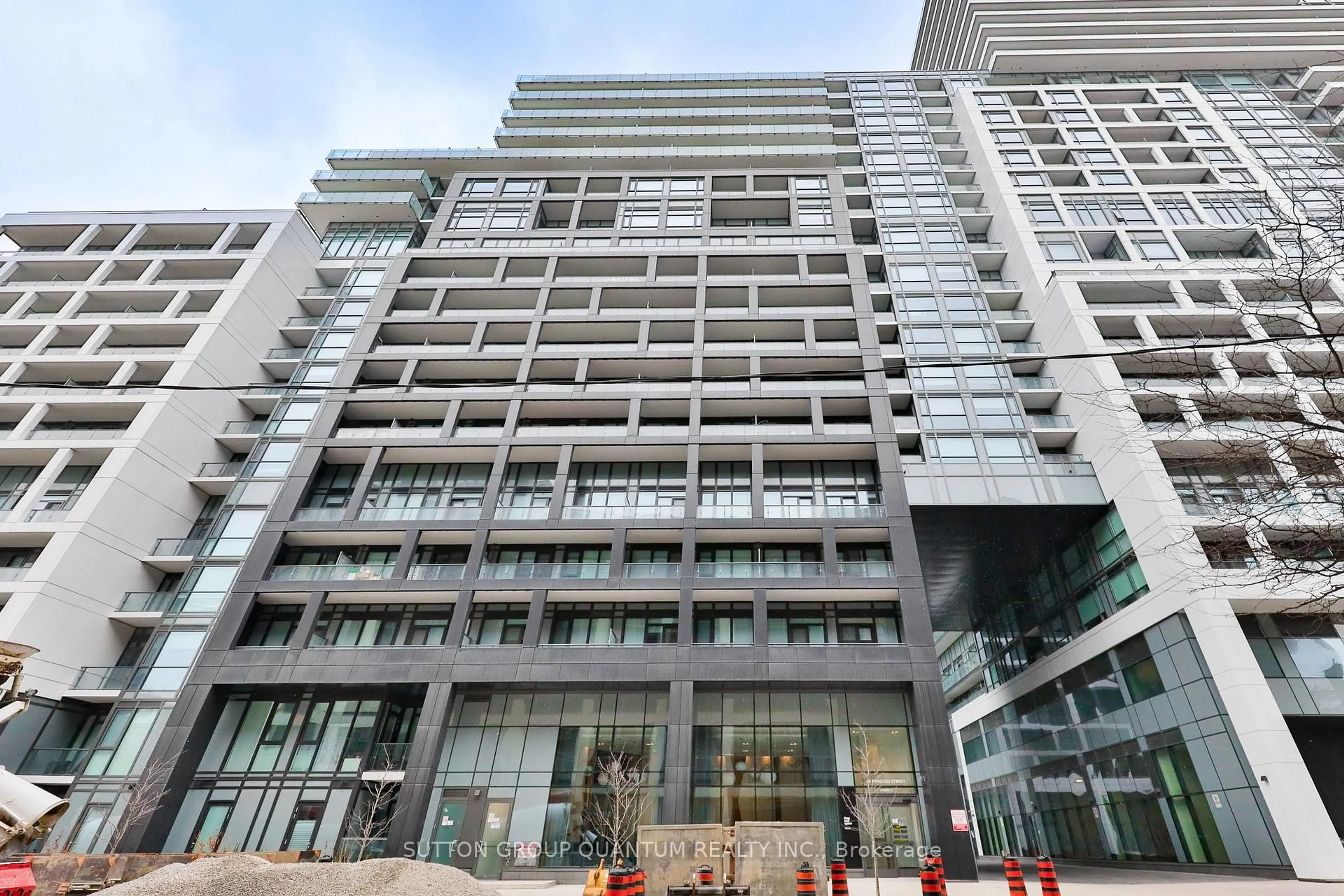 Indoor foyer for 60 Princess St #208, Toronto Ontario M5A 1E7