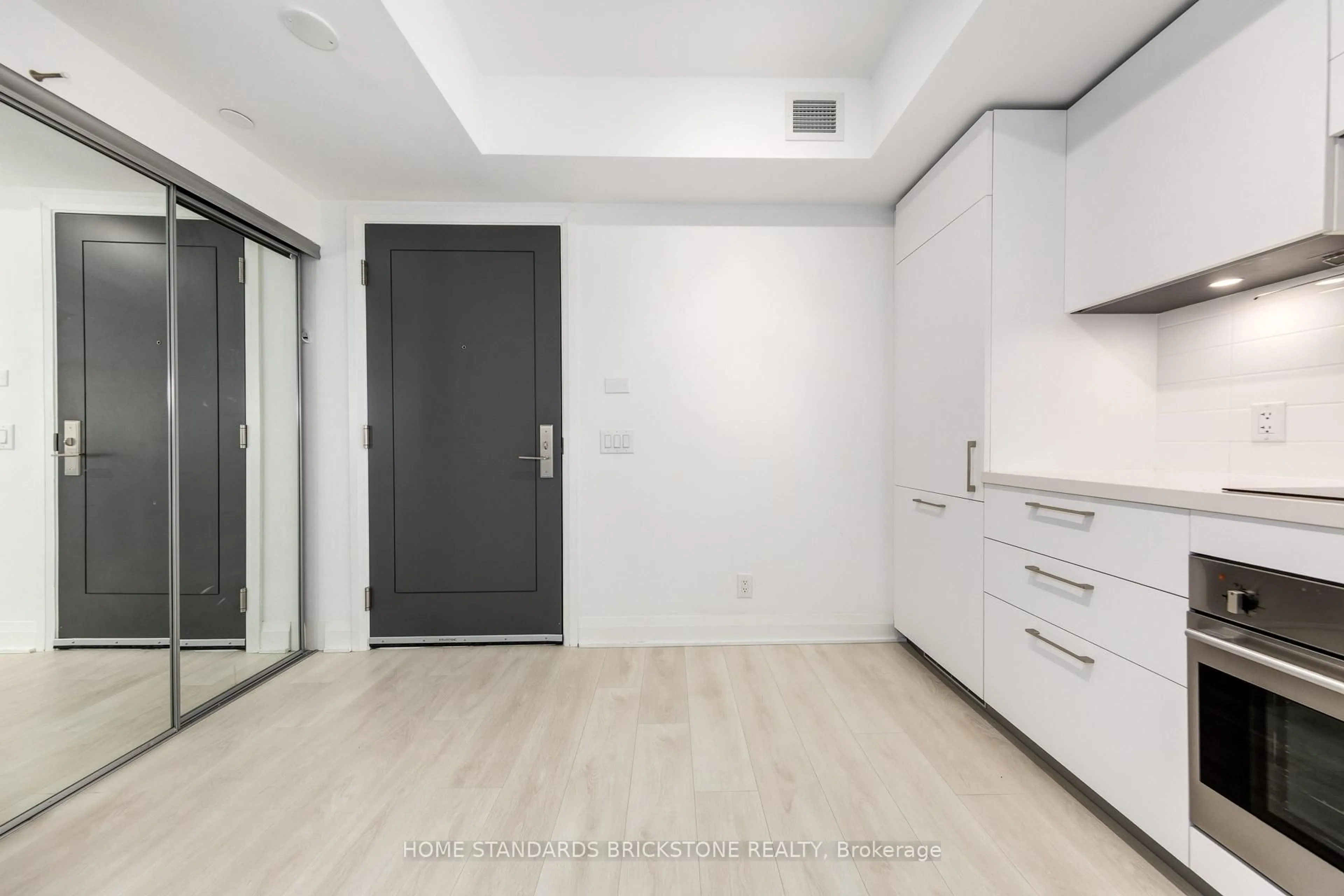 Unknown for 33 Frederick Todd Way #429, Toronto Ontario M4G 0C9