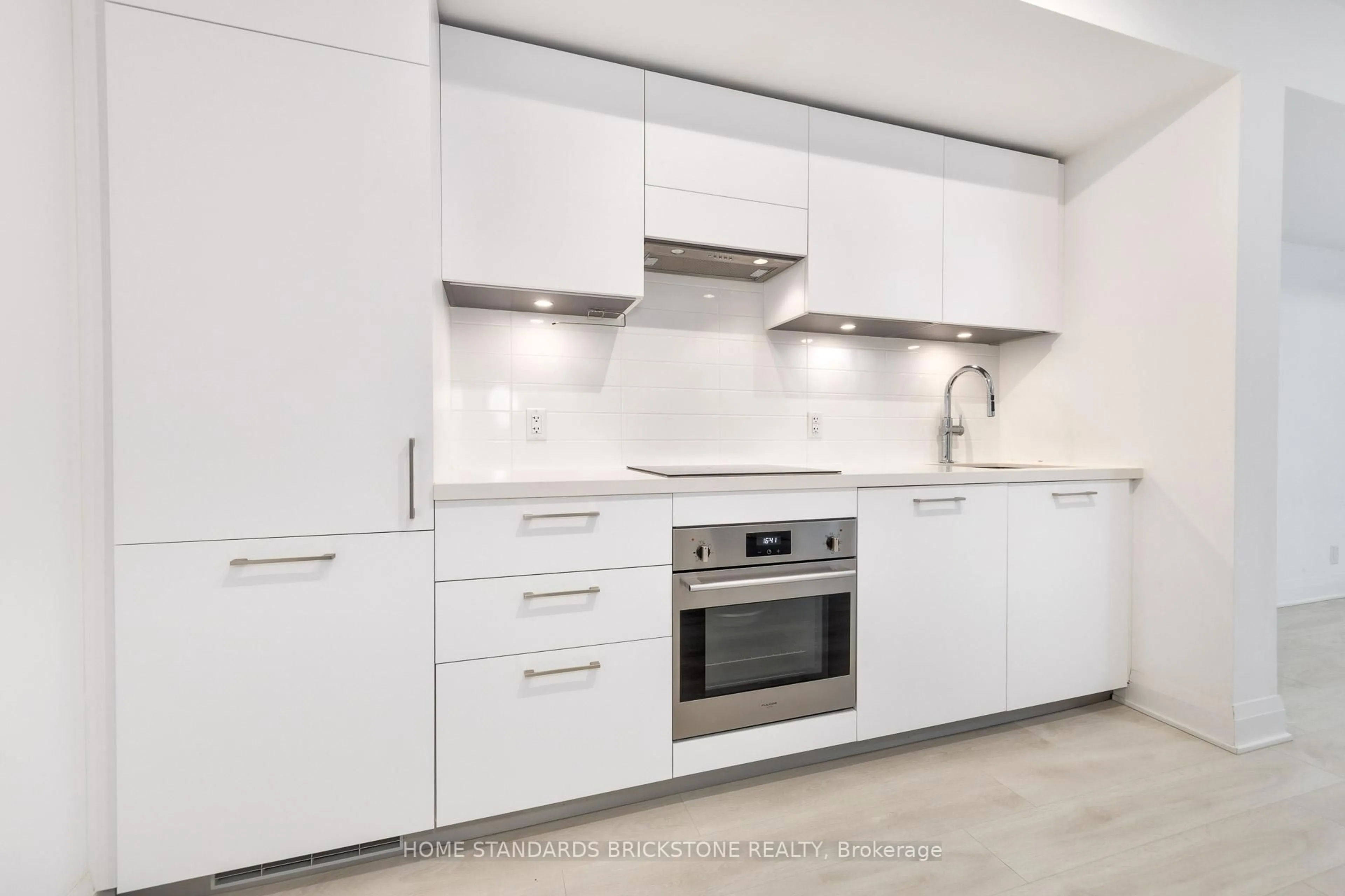Unknown for 33 Frederick Todd Way #429, Toronto Ontario M4G 0C9
