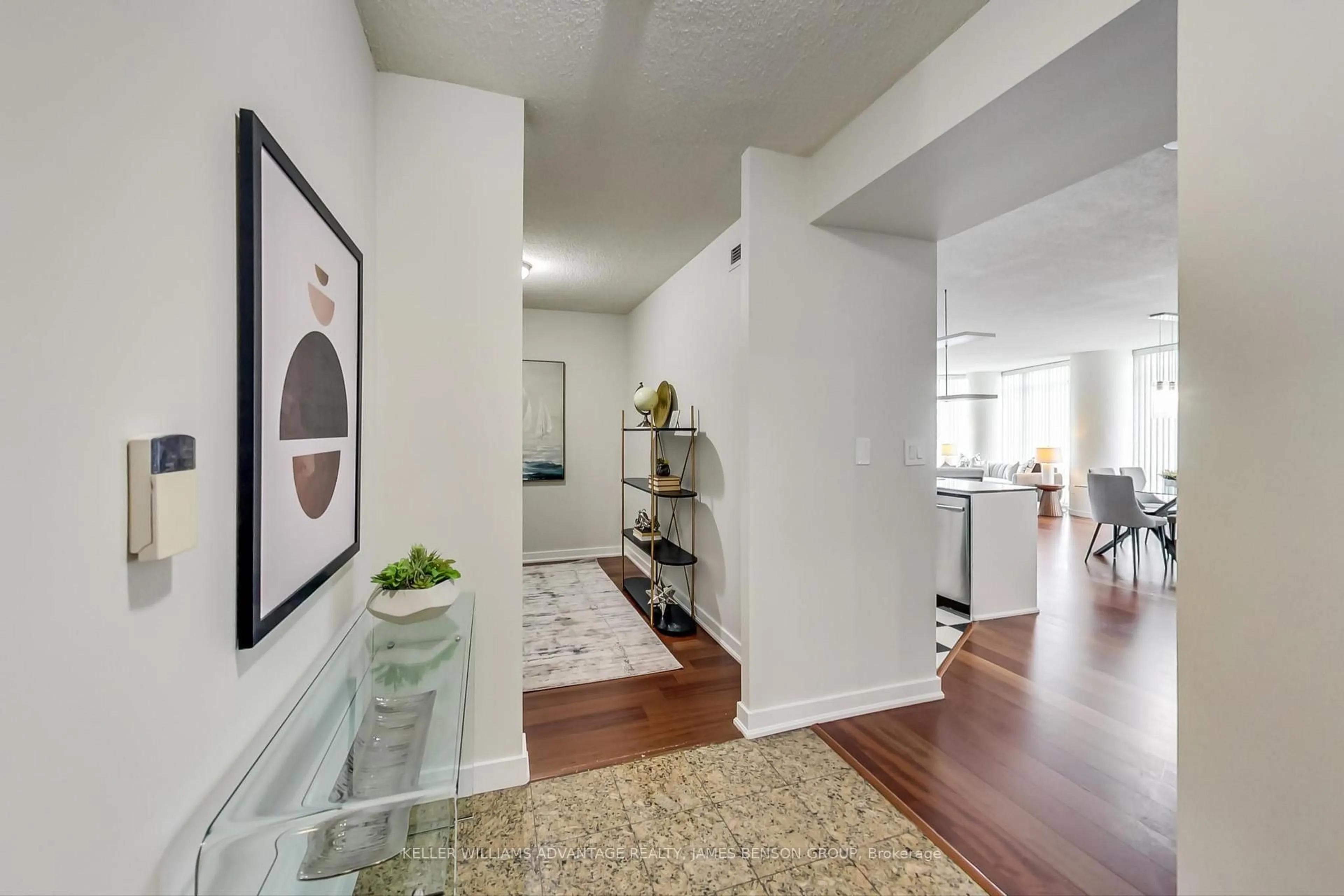 Indoor entryway for 35 Mariner Terr #209, Toronto Ontario M5V 3V9