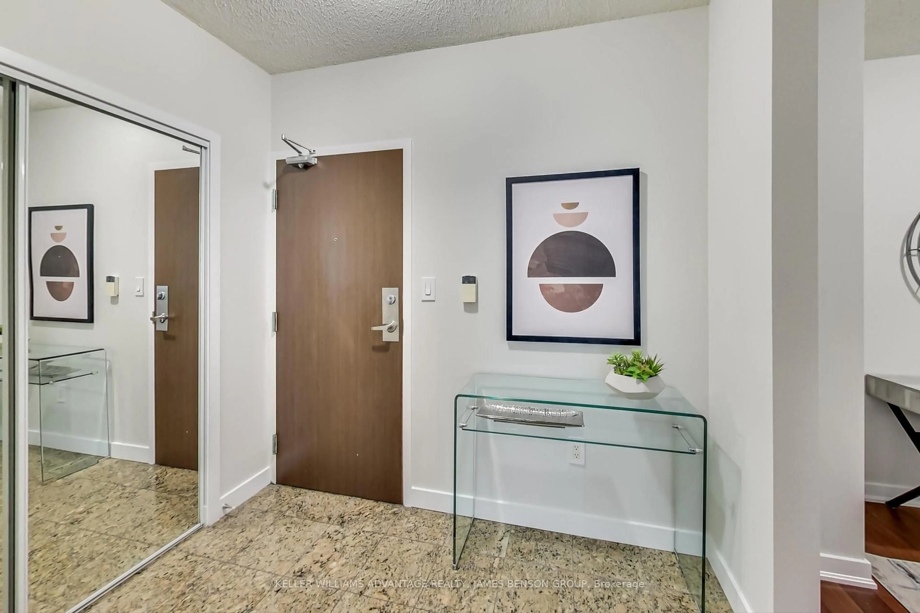 Indoor entryway for 35 Mariner Terr #209, Toronto Ontario M5V 3V9