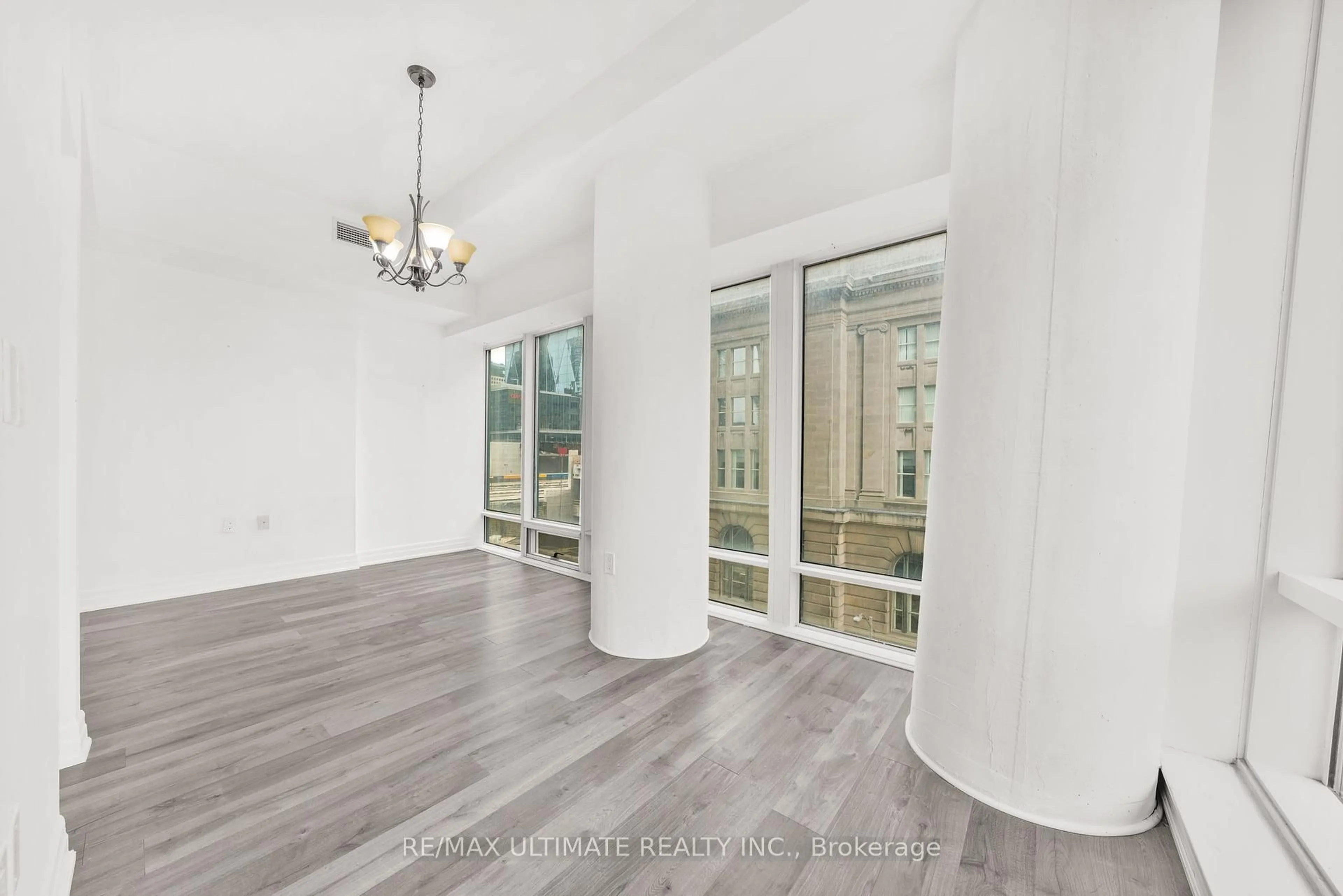Indoor entryway for 8 The Esplanade St #506, Toronto Ontario M5E 0A6