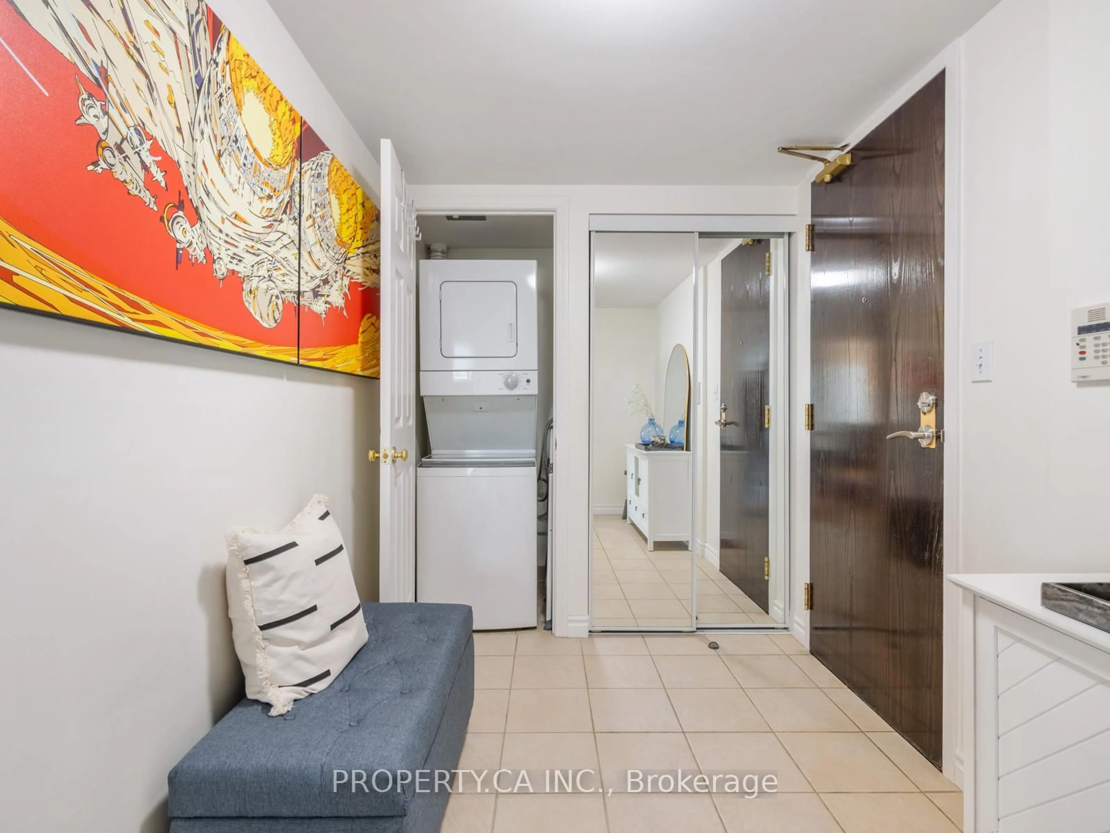 Indoor entryway for 18 Spring Garden Ave #2705, Toronto Ontario M2N 7M2